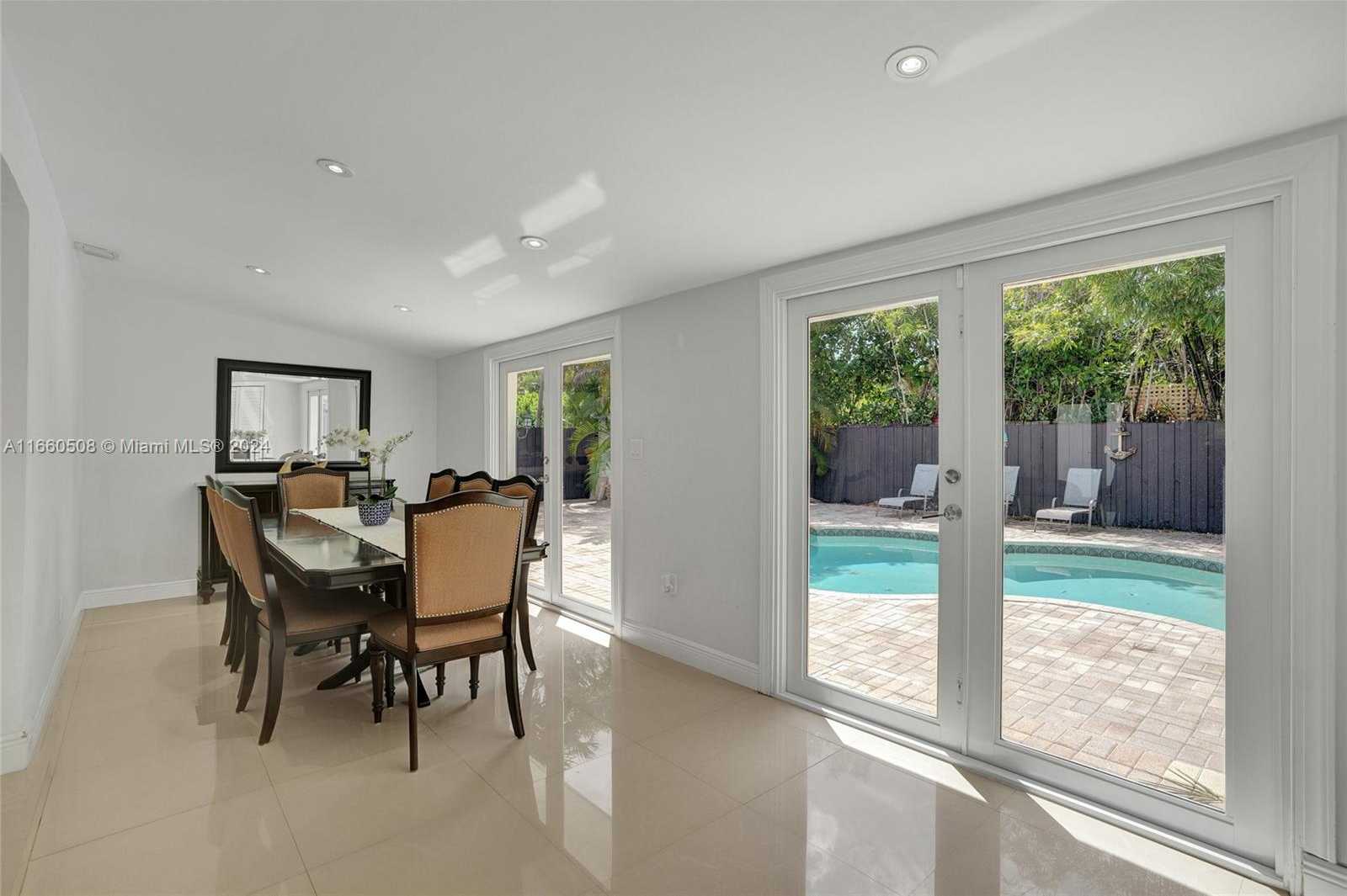 Small Image of 1910 NORTH HIBISCUS DR, North Miami Number 37