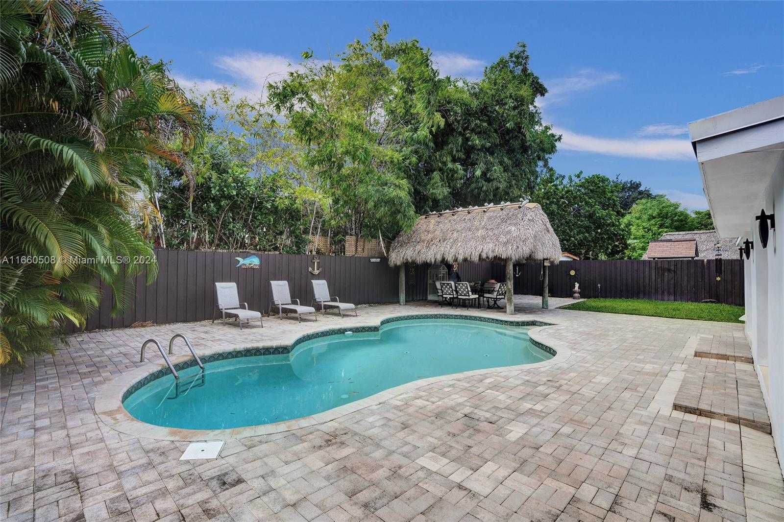 Small Image of 1910 NORTH HIBISCUS DR, North Miami Number 40