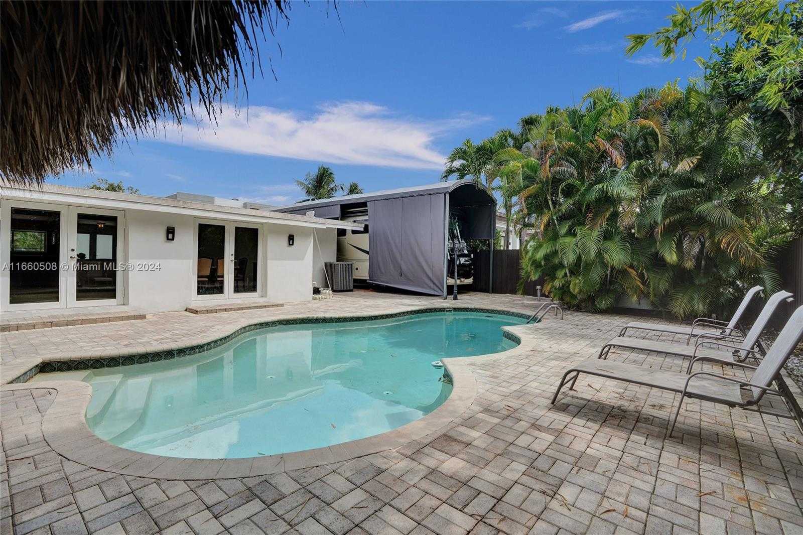 Small Image of 1910 NORTH HIBISCUS DR, North Miami Number 45