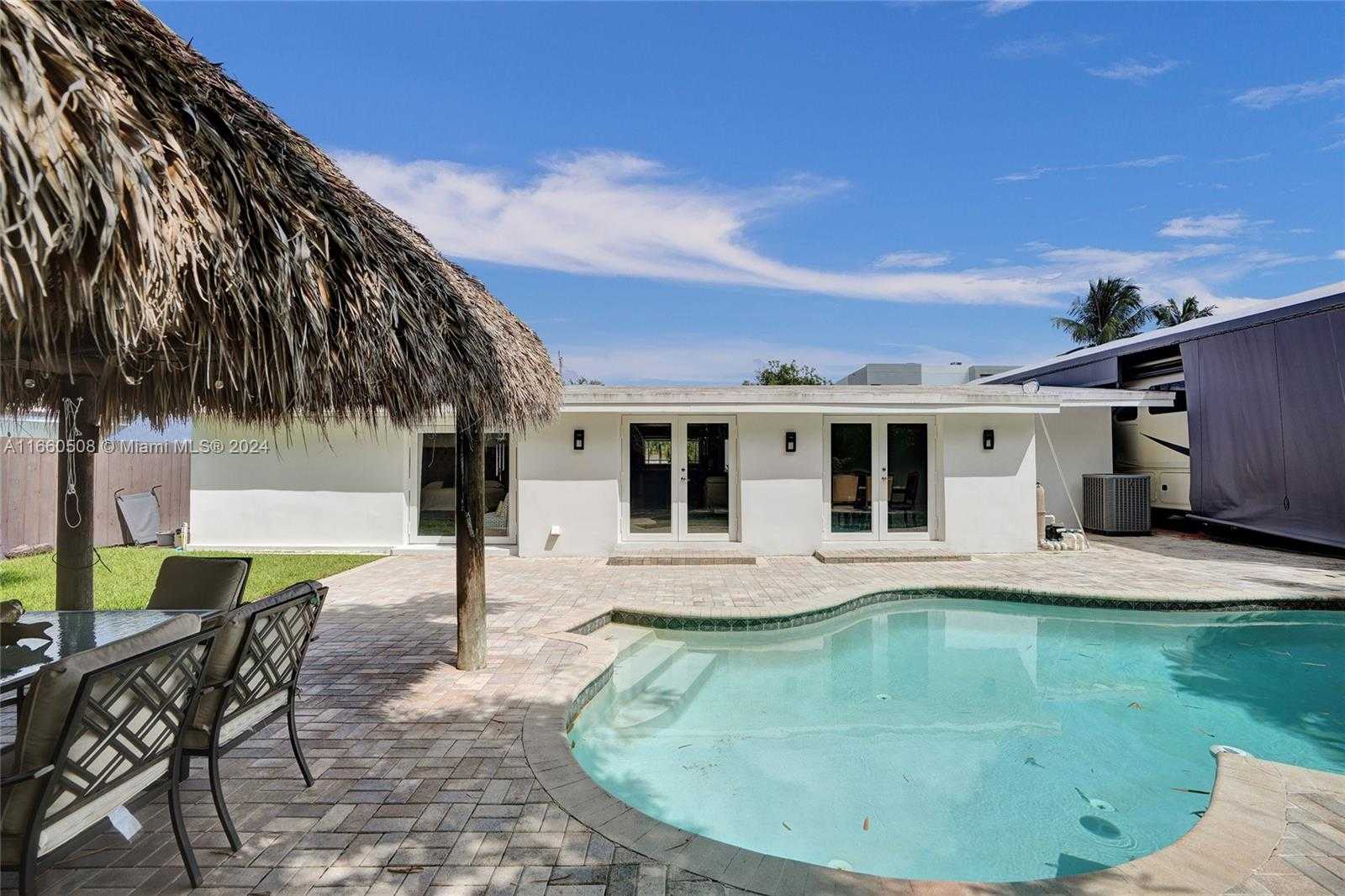 Small Image of 1910 NORTH HIBISCUS DR, North Miami Number 47
