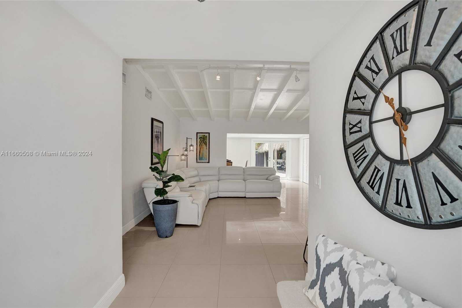 Small Image of 1910 NORTH HIBISCUS DR, North Miami Number 7