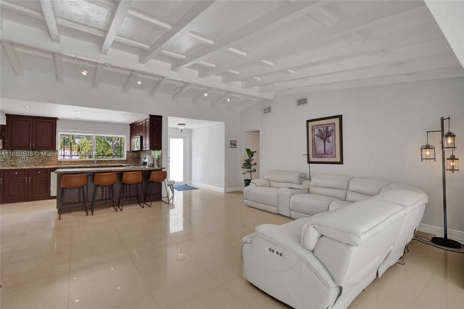 Small Image of 1910 NORTH HIBISCUS DR, North Miami Number 8