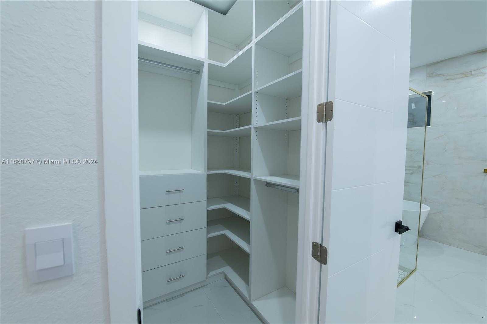 Small Image of 1528 SOUTH WEST 15TH AVE, Cape Coral Number 21