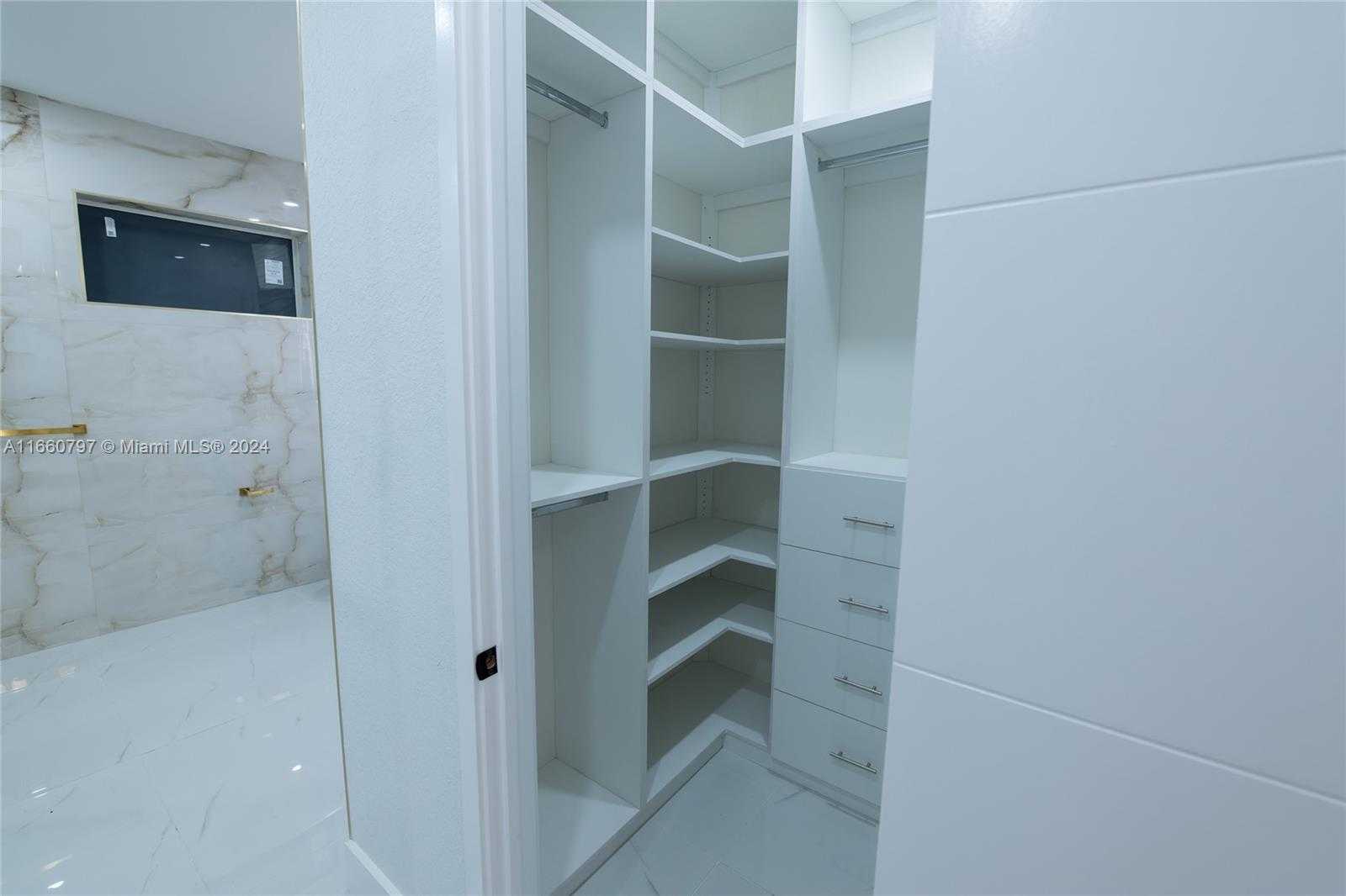 Small Image of 1528 SOUTH WEST 15TH AVE, Cape Coral Number 23