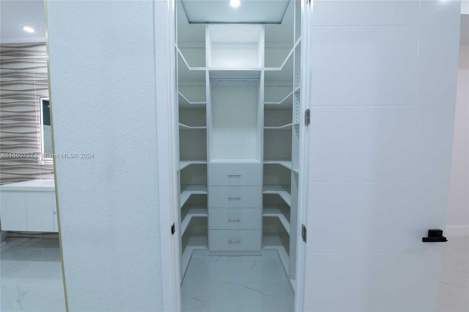 Small Image of 1528 SOUTH WEST 15TH AVE, Cape Coral Number 24
