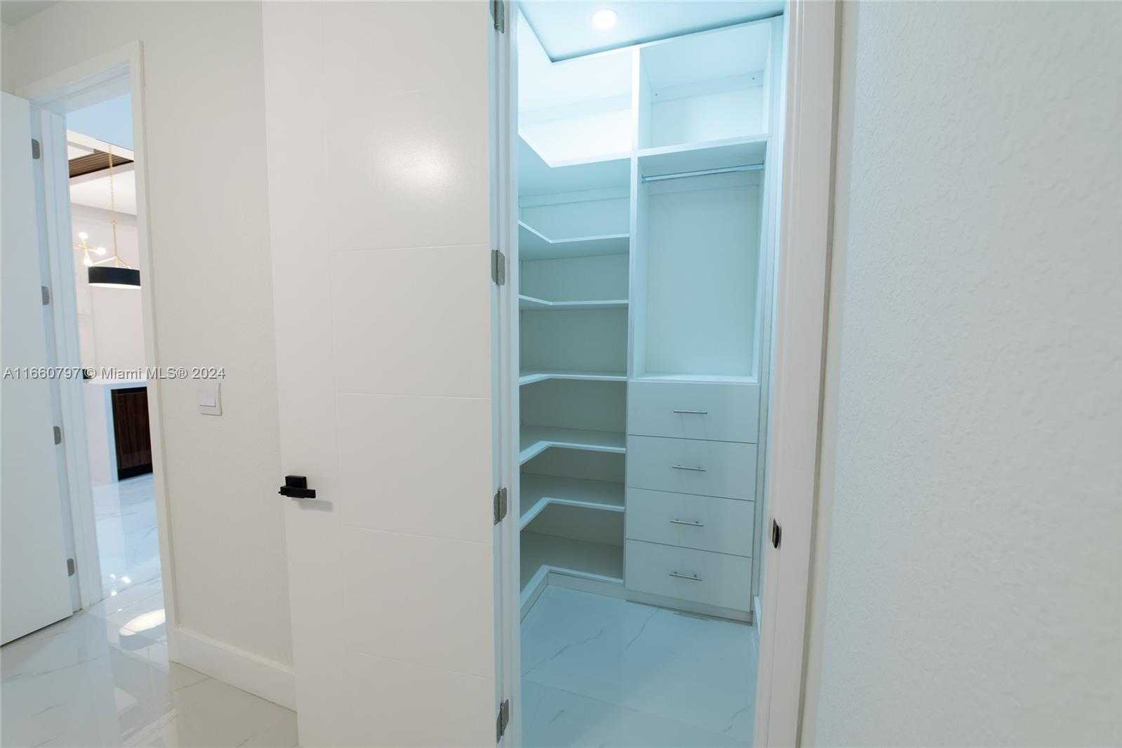 Small Image of 1528 SOUTH WEST 15TH AVE, Cape Coral Number 36