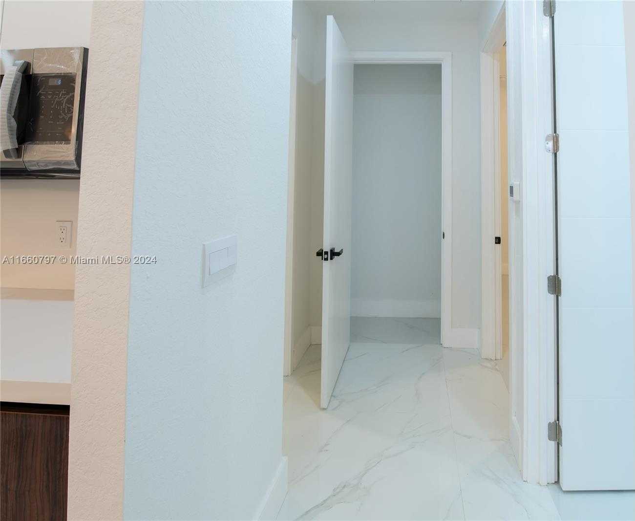 Small Image of 1528 SOUTH WEST 15TH AVE, Cape Coral Number 37