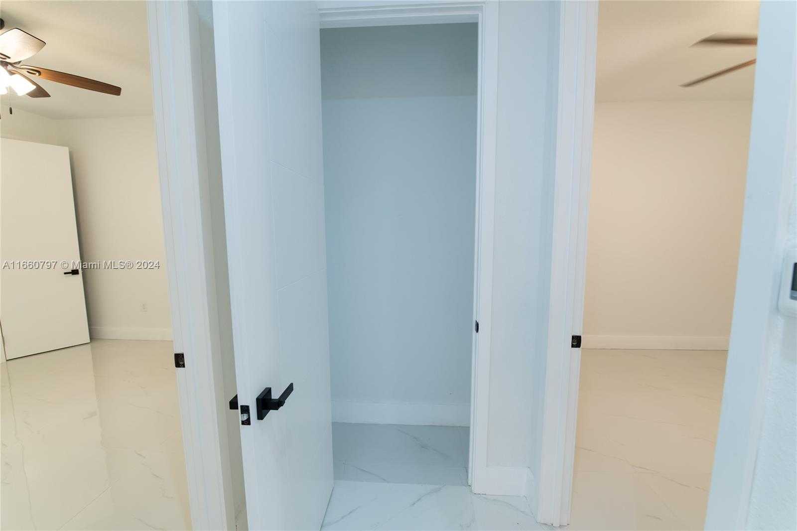Small Image of 1528 SOUTH WEST 15TH AVE, Cape Coral Number 38