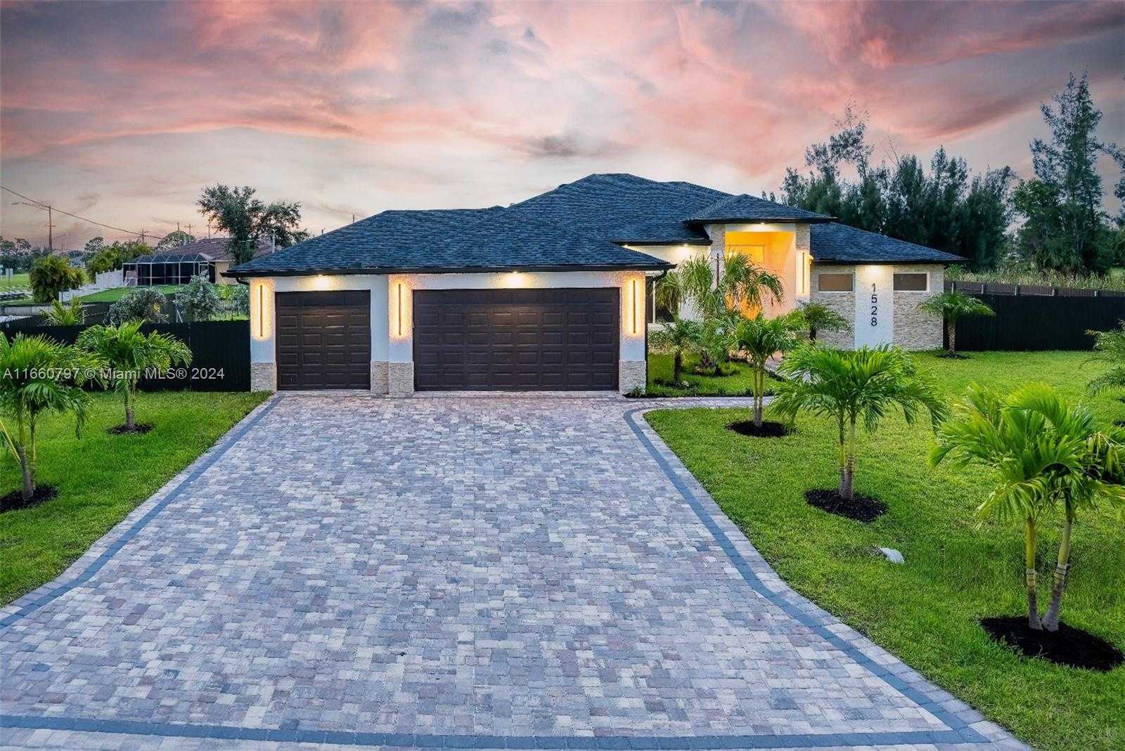 Small Image of 1528 SOUTH WEST 15TH AVE, Cape Coral Number 4