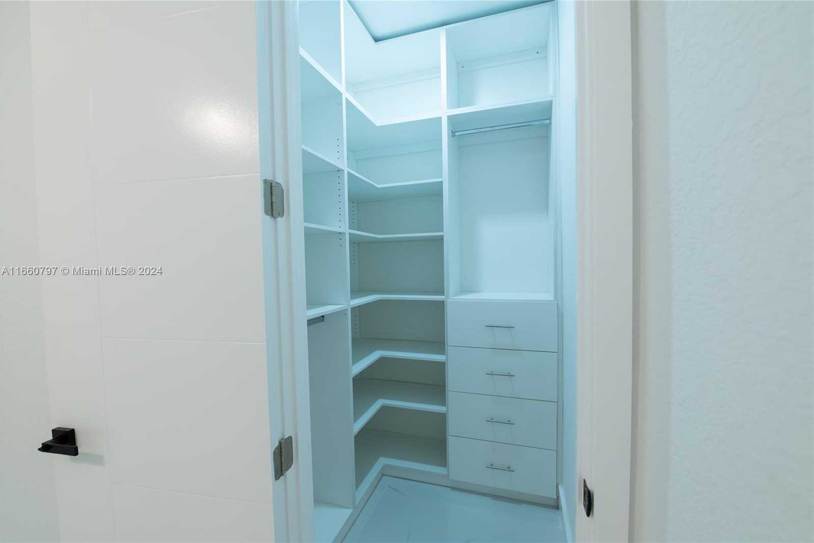 Small Image of 1528 SOUTH WEST 15TH AVE, Cape Coral Number 43