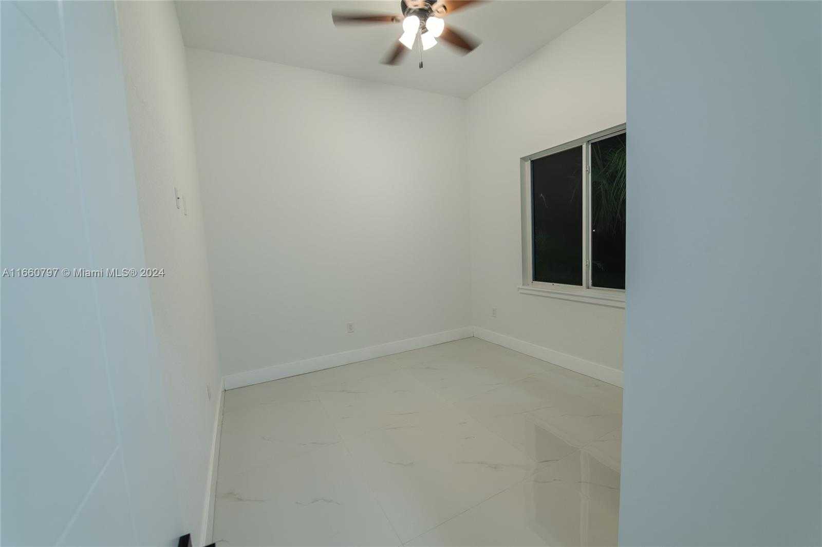 Small Image of 1528 SOUTH WEST 15TH AVE, Cape Coral Number 47