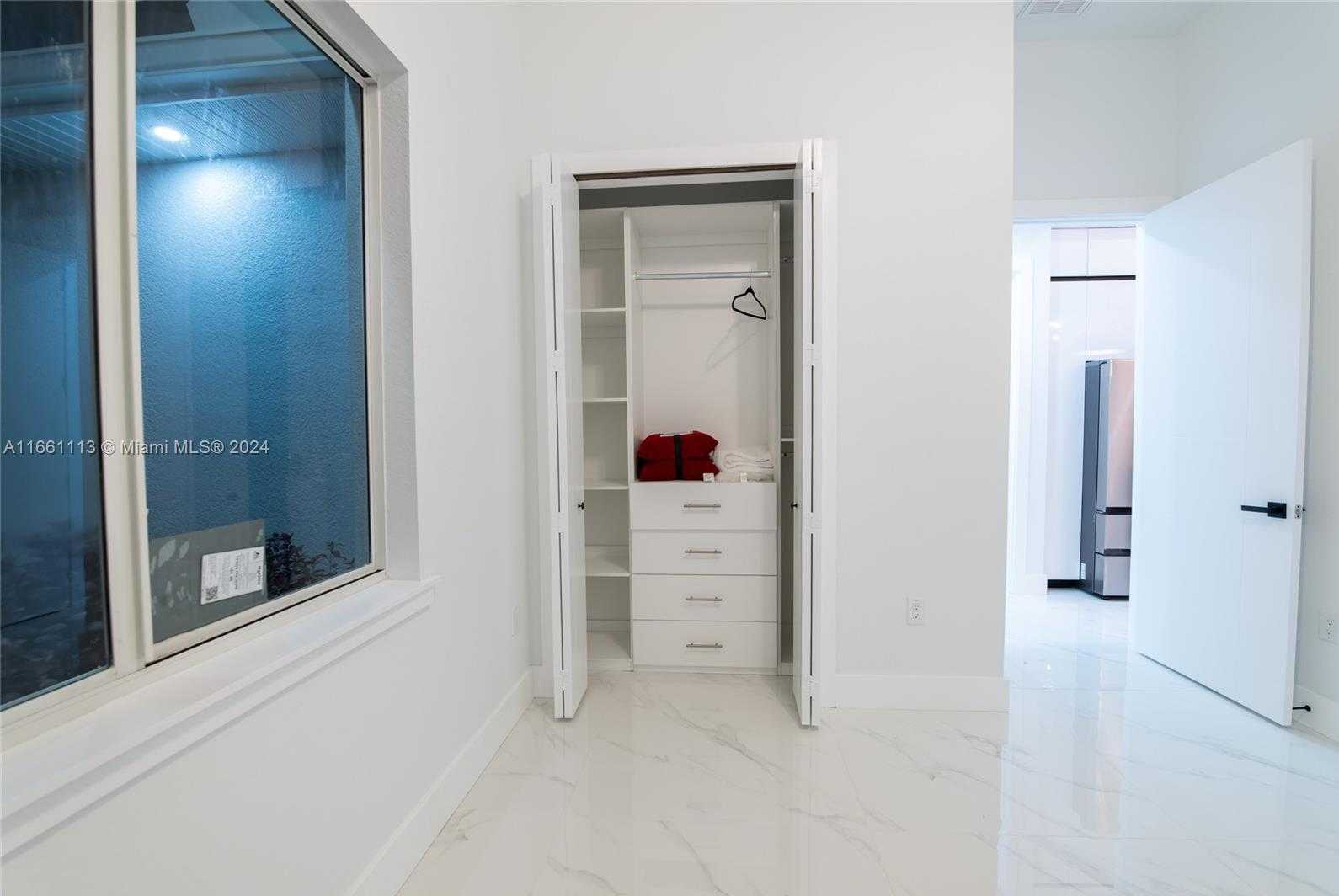 Small Image of 13 SOUTH WEST 21ST ST, Cape Coral Number 33