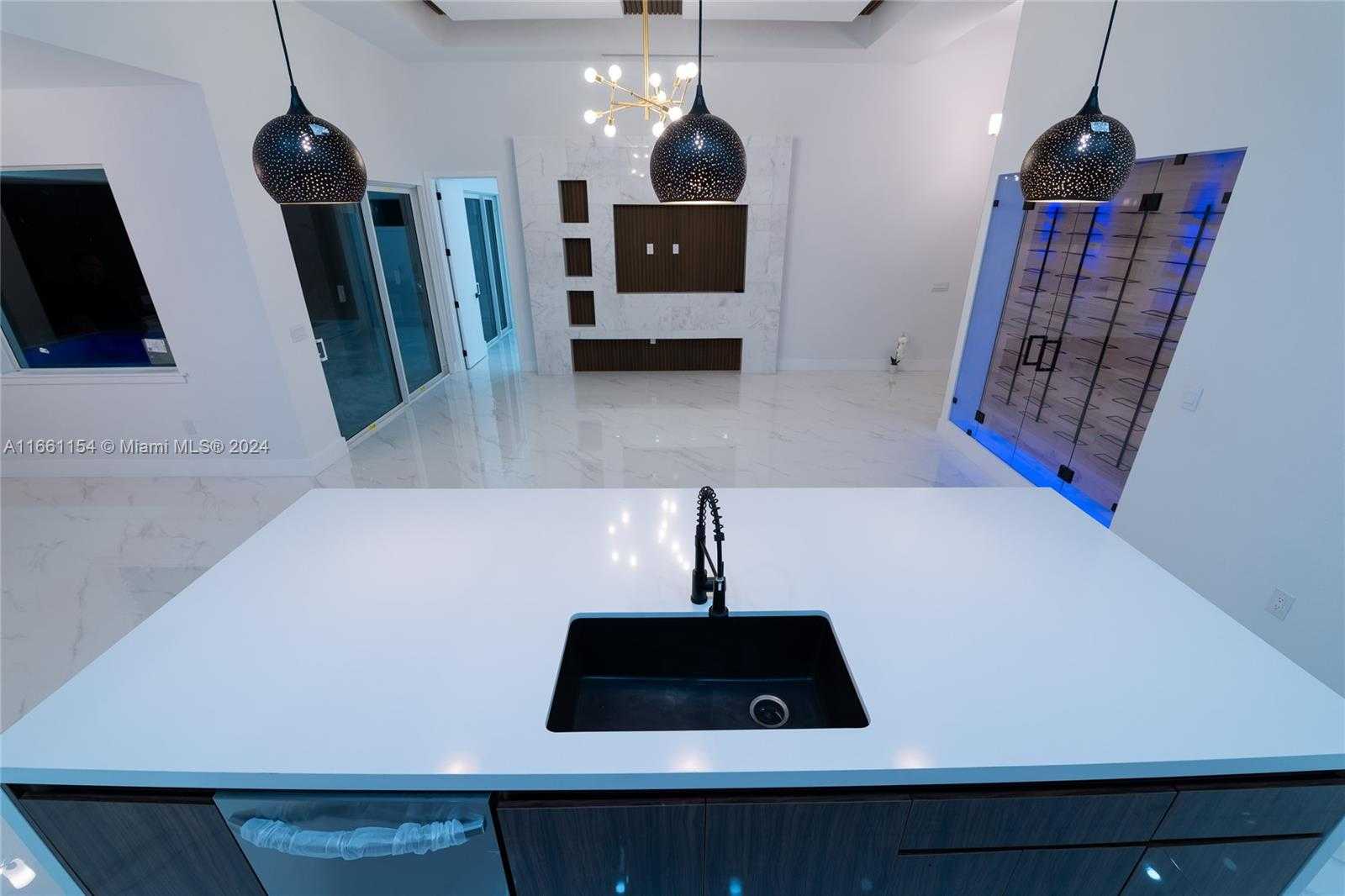 Small Image of 334 SOUTH WEST 21ST TERR, Cape Coral Number 17