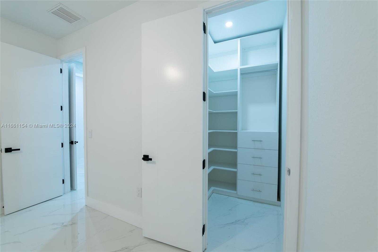 Small Image of 334 SOUTH WEST 21ST TERR, Cape Coral Number 44