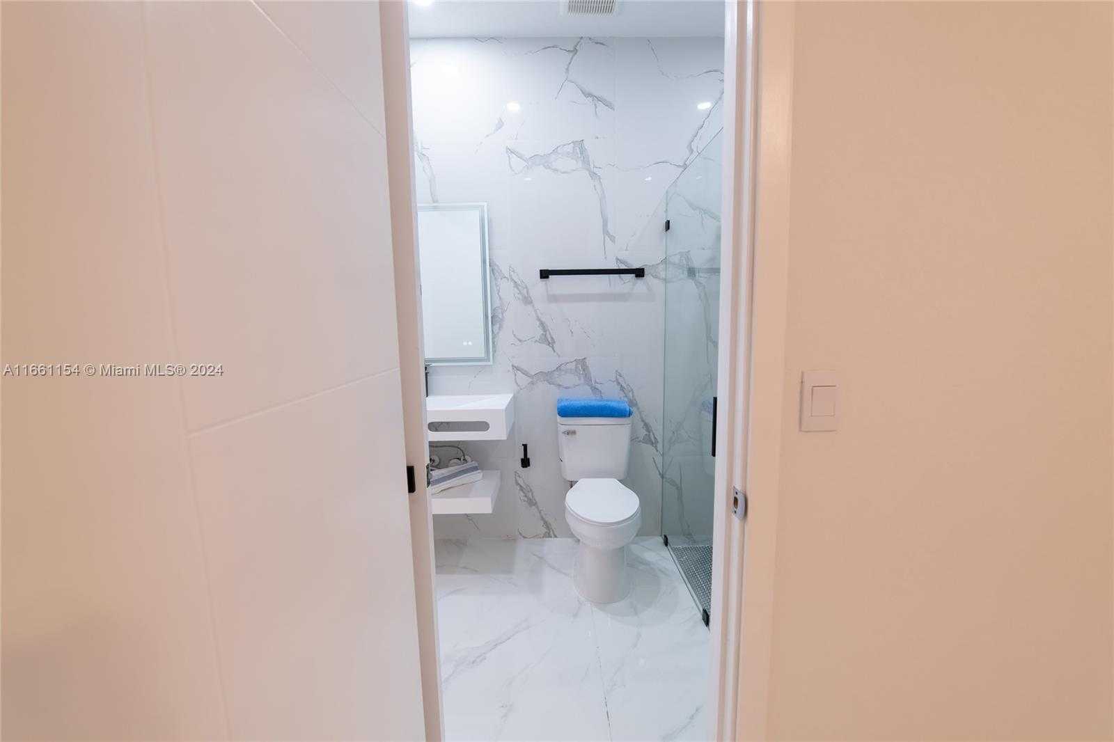 Small Image of 334 SOUTH WEST 21ST TERR, Cape Coral Number 45