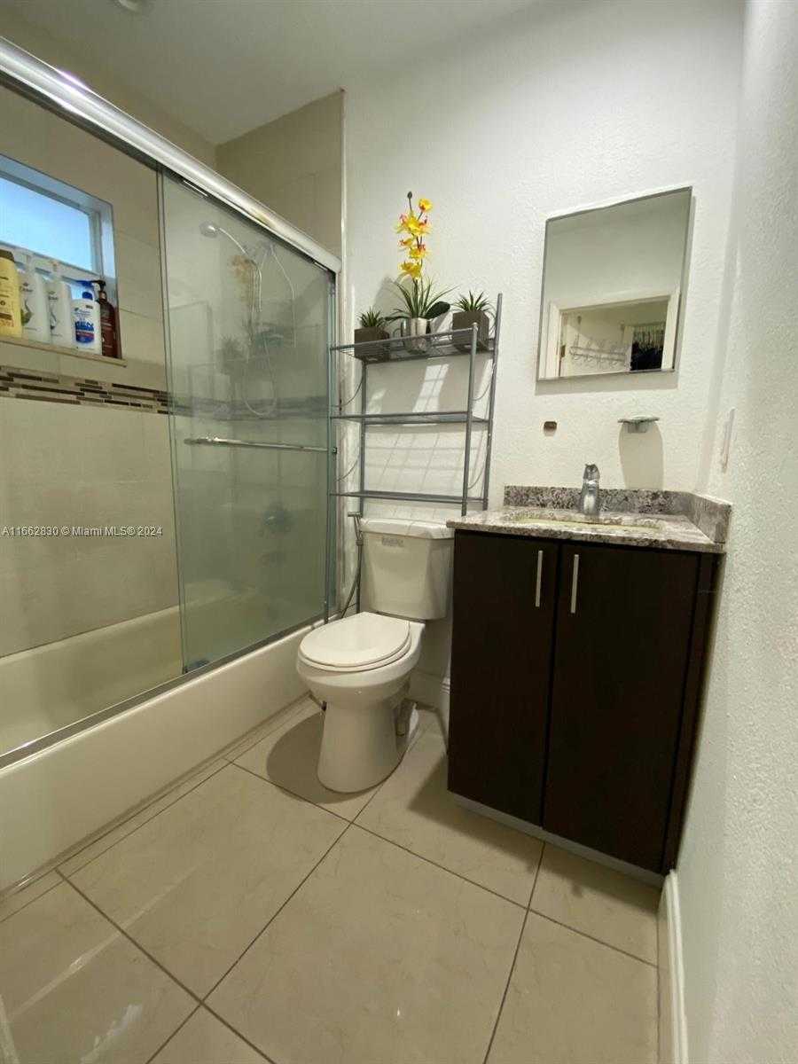Small Image of 10 WEST 53RD TER, Hialeah Number 11