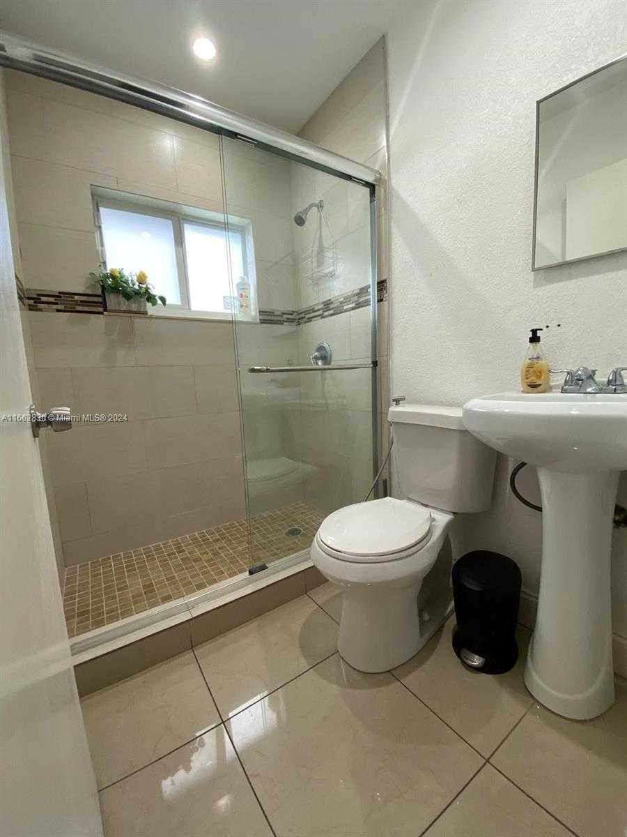 Small Image of 10 WEST 53RD TER, Hialeah Number 13
