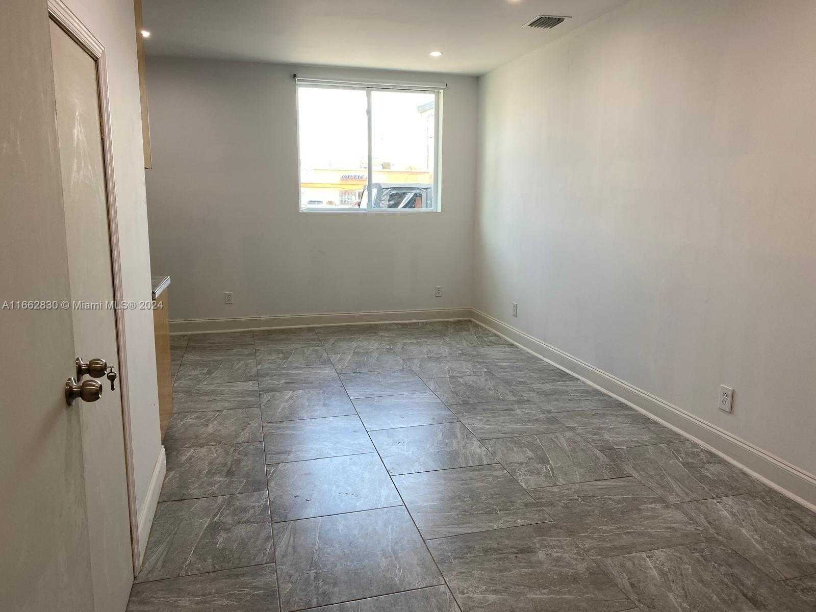 Small Image of 10 WEST 53RD TER, Hialeah Number 17