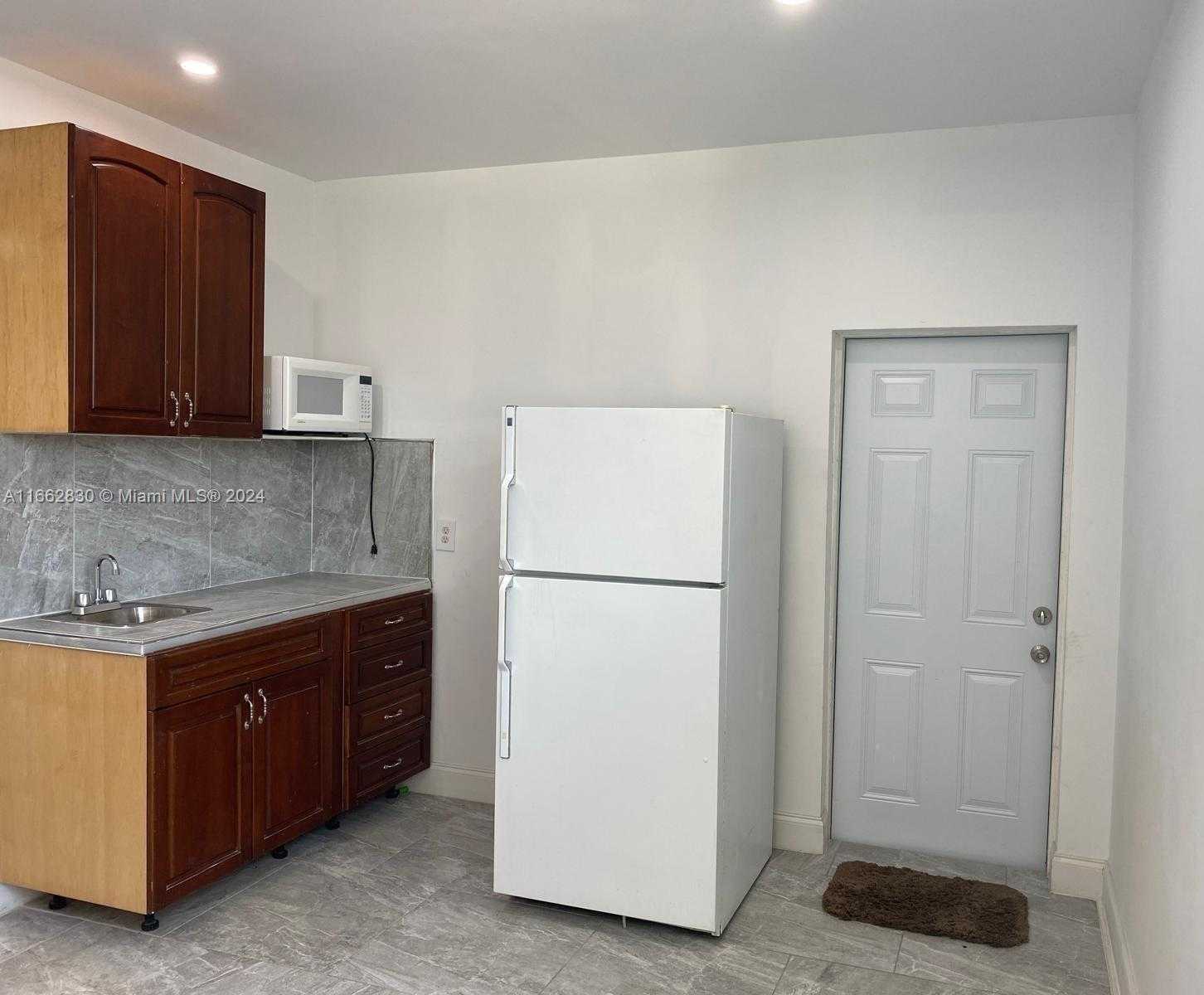 Small Image of 10 WEST 53RD TER, Hialeah Number 18