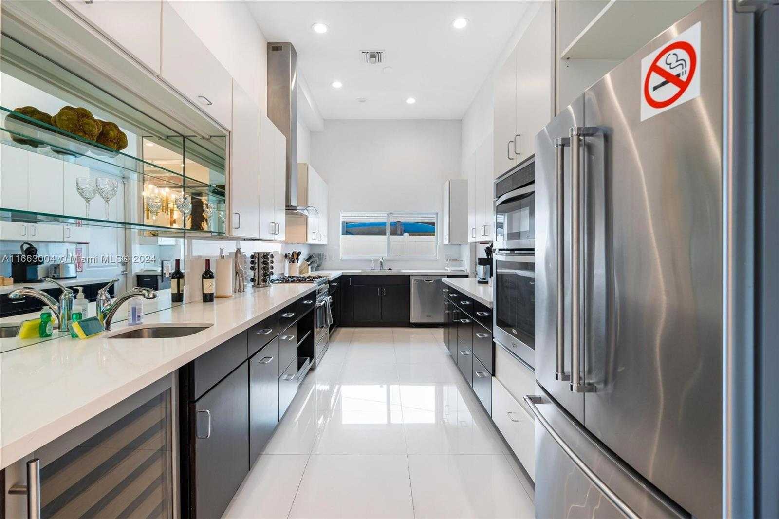 Small Image of 2112 NORTH EAST 17TH AVE, Wilton Manors Number 20