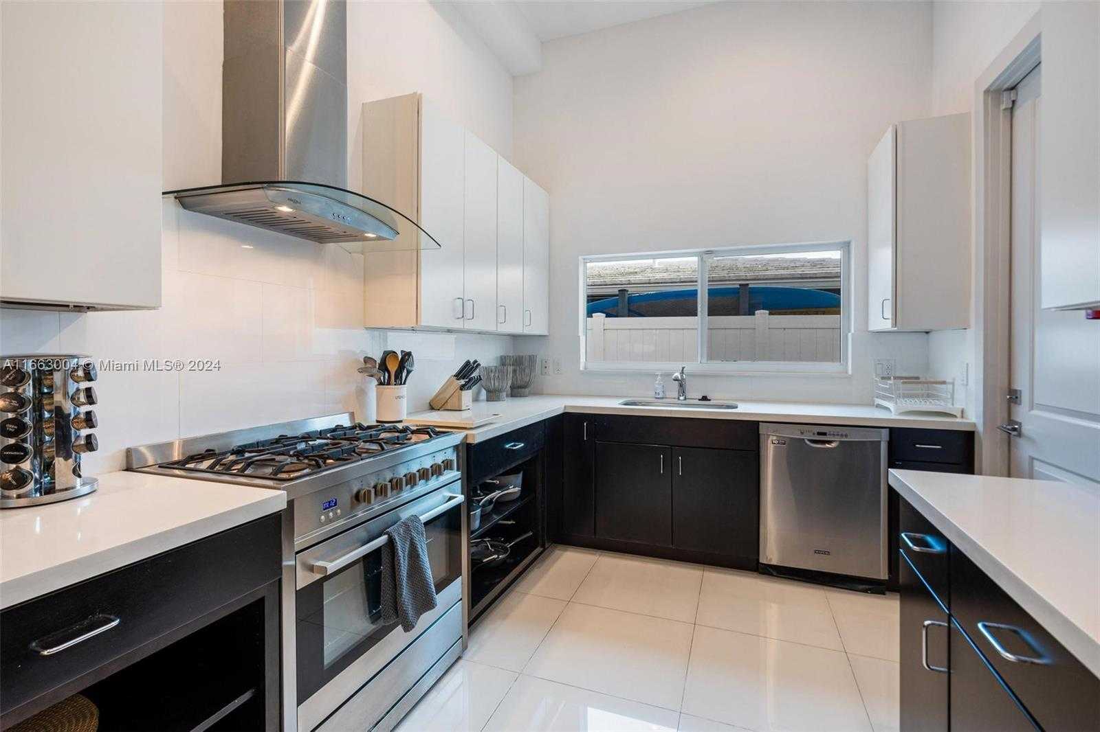 Small Image of 2112 NORTH EAST 17TH AVE, Wilton Manors Number 22