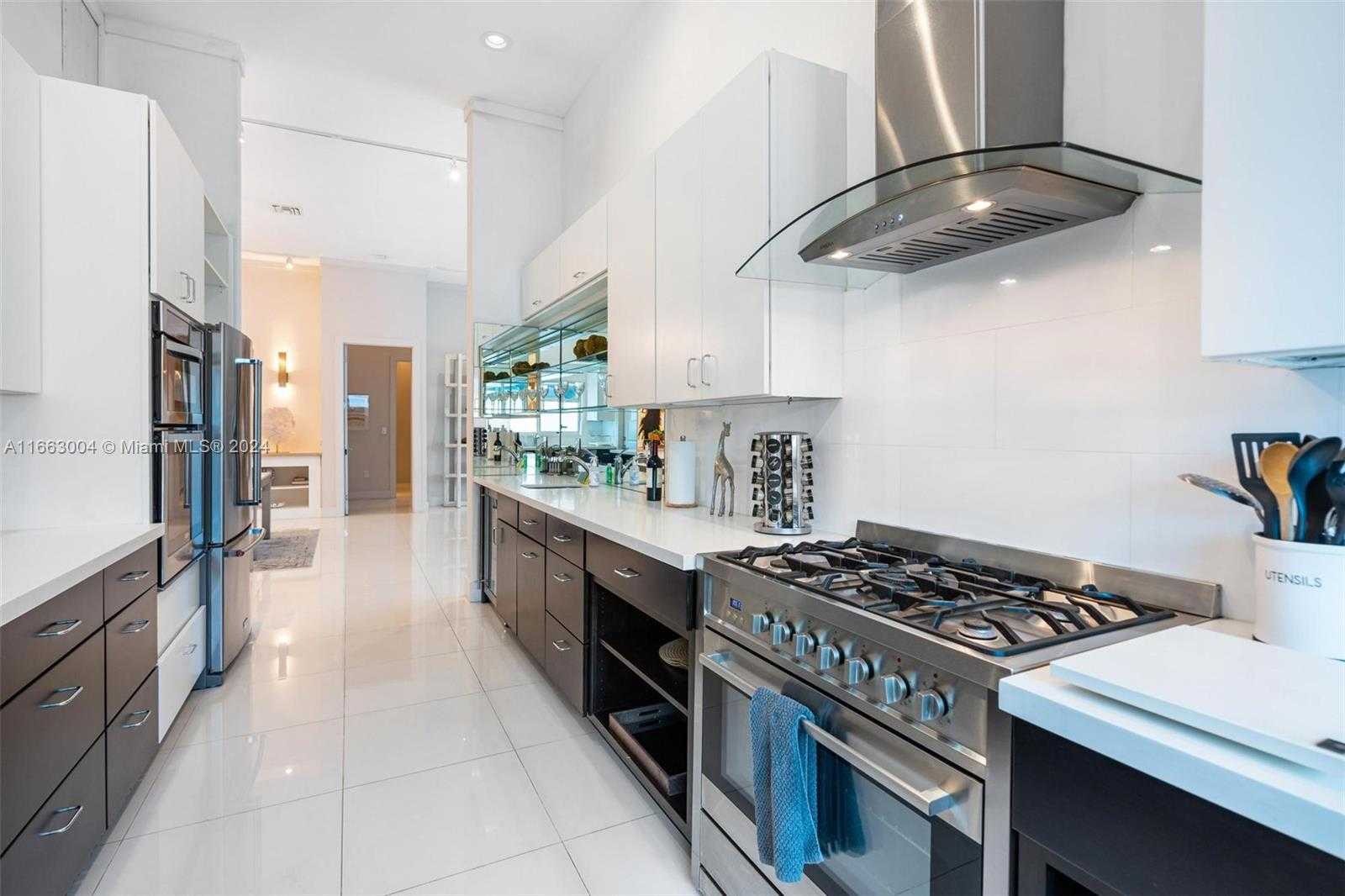 Small Image of 2112 NORTH EAST 17TH AVE, Wilton Manors Number 23