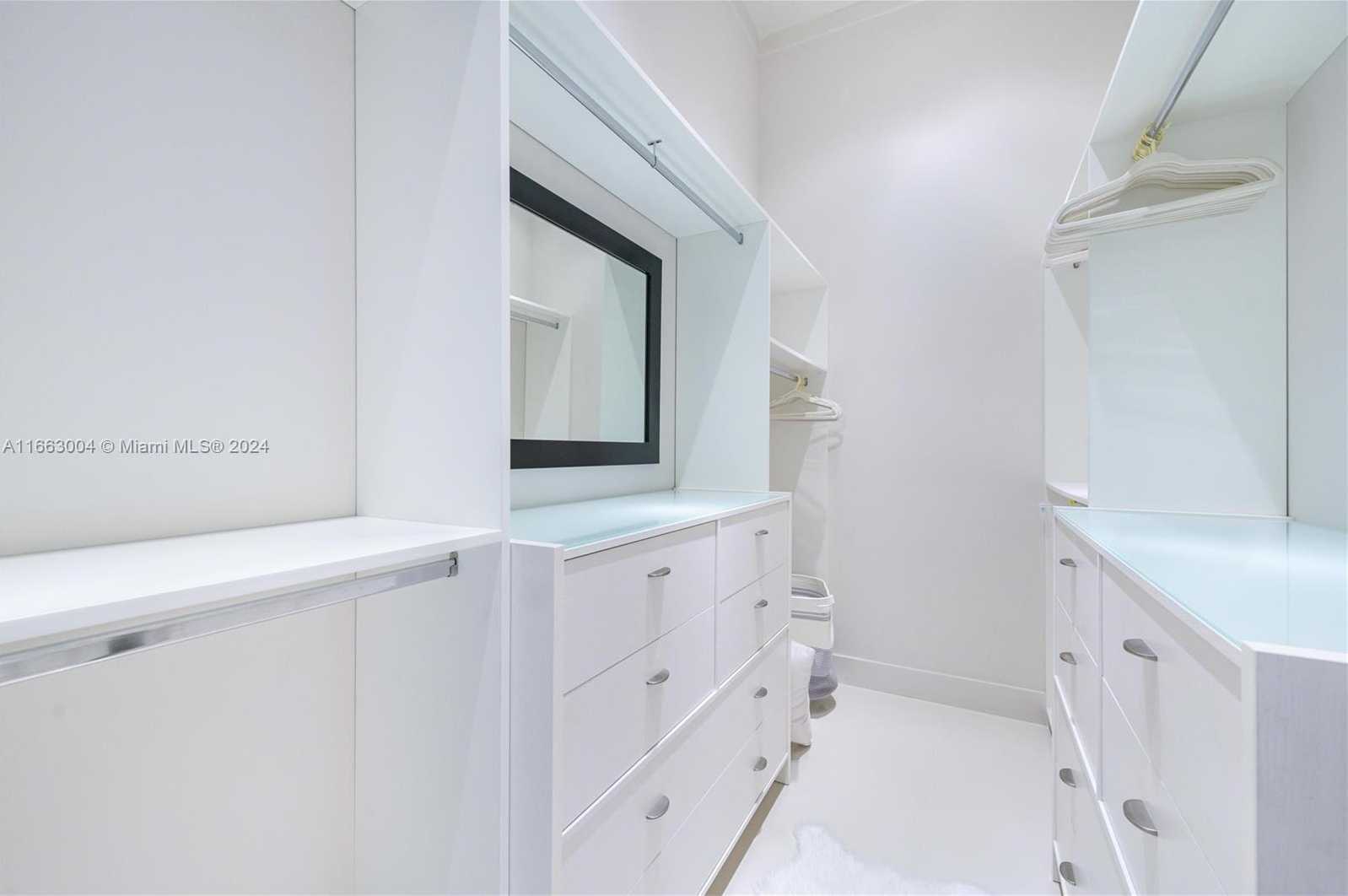 Small Image of 2112 NORTH EAST 17TH AVE, Wilton Manors Number 29