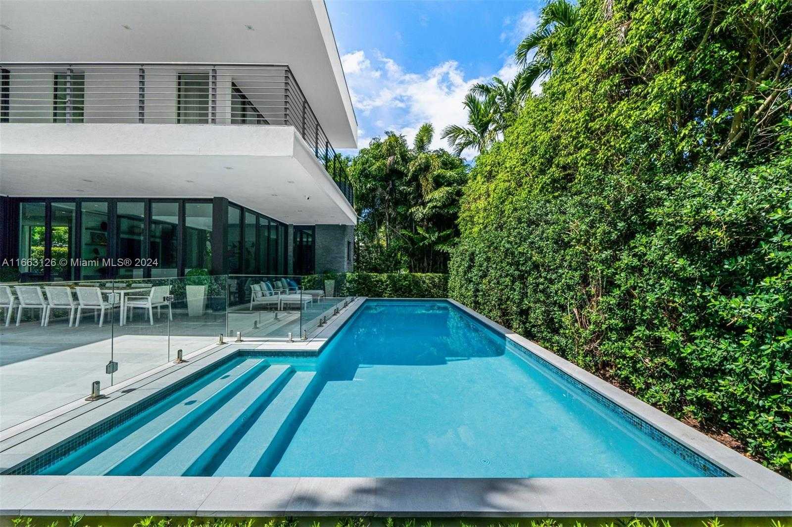 Small Image of 5327 NORTH BAY RD, Miami Beach Number 12