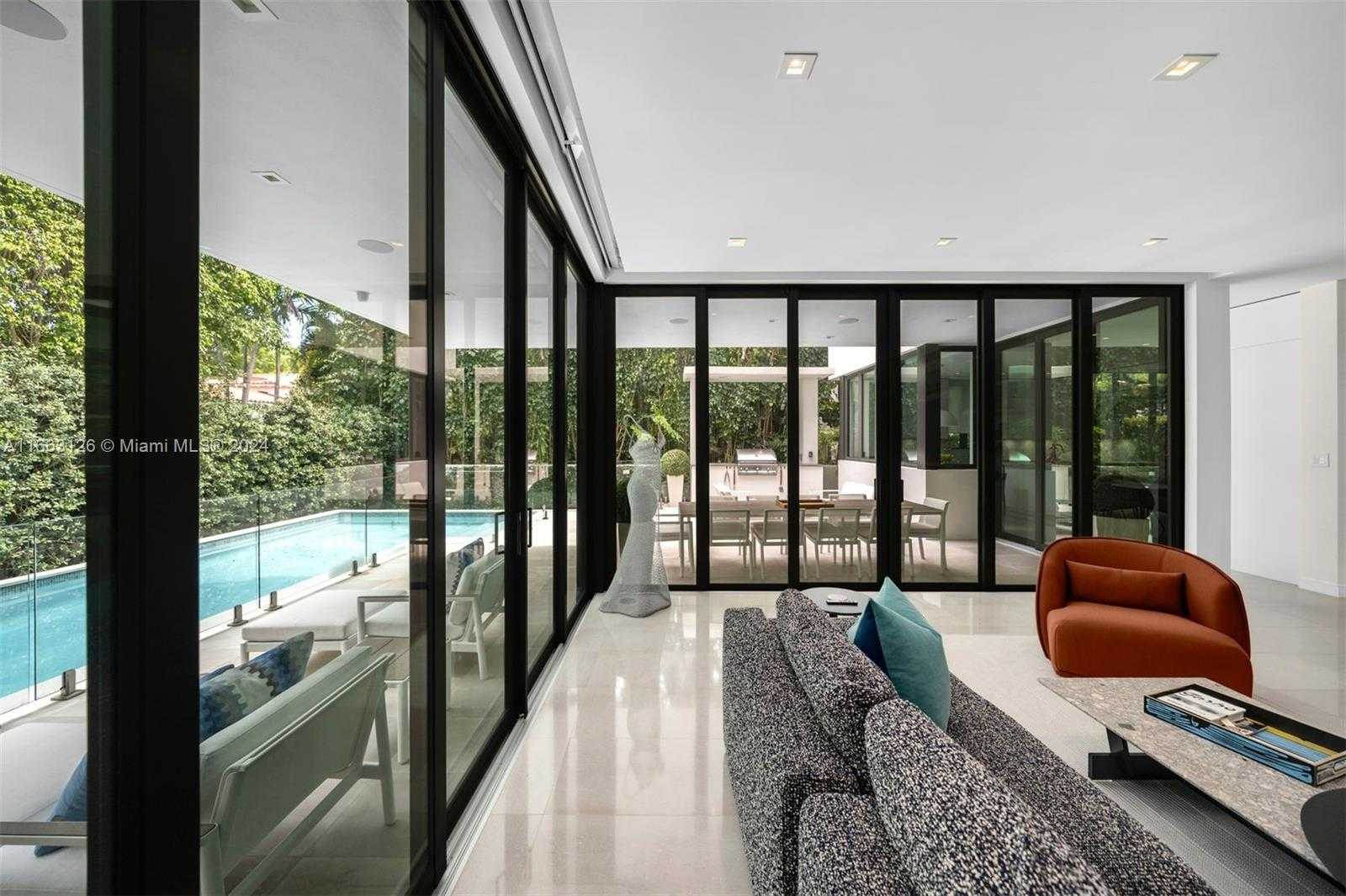Small Image of 5327 NORTH BAY RD, Miami Beach Number 14