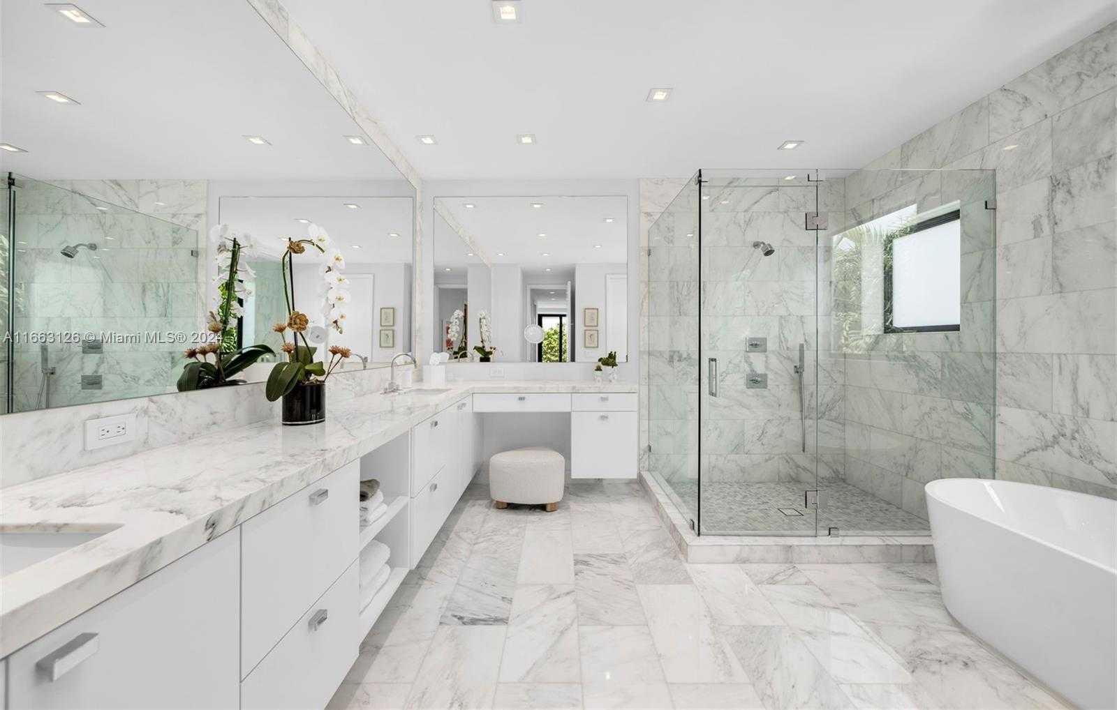 Small Image of 5327 NORTH BAY RD, Miami Beach Number 23