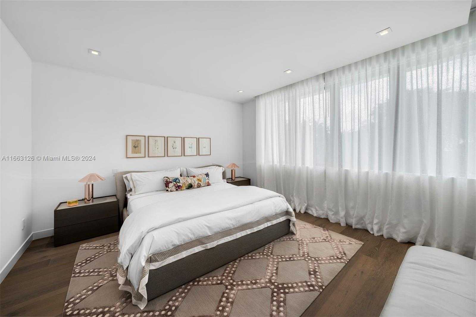 Small Image of 5327 NORTH BAY RD, Miami Beach Number 25