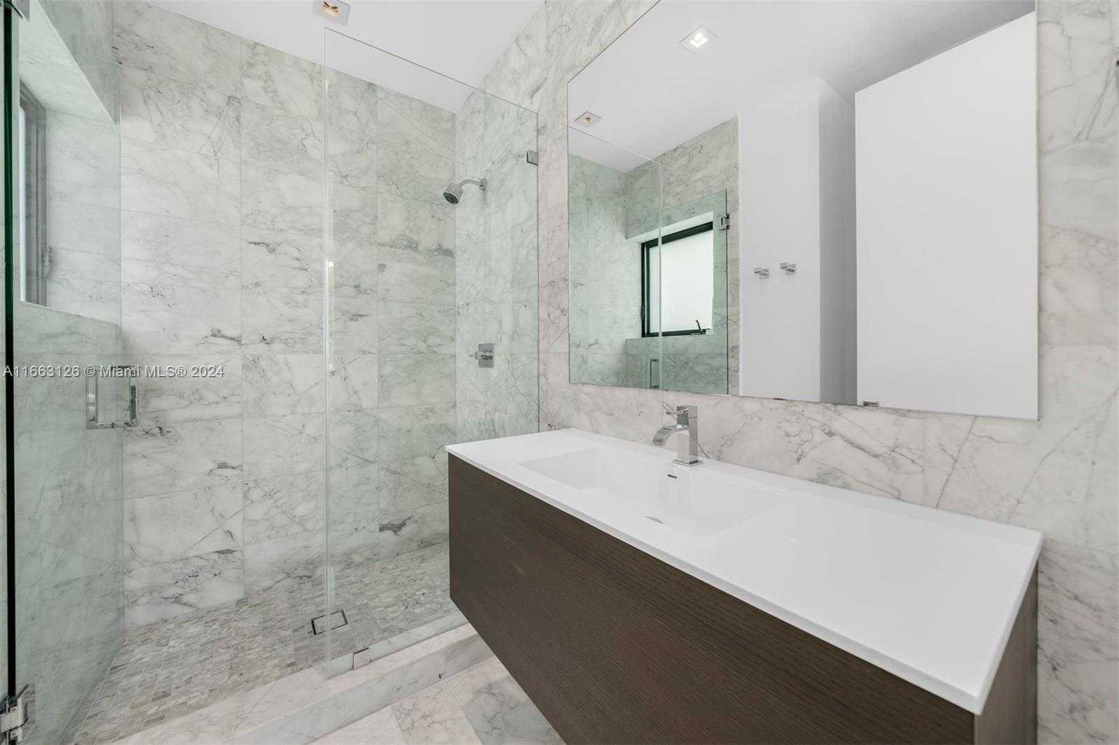 Small Image of 5327 NORTH BAY RD, Miami Beach Number 26