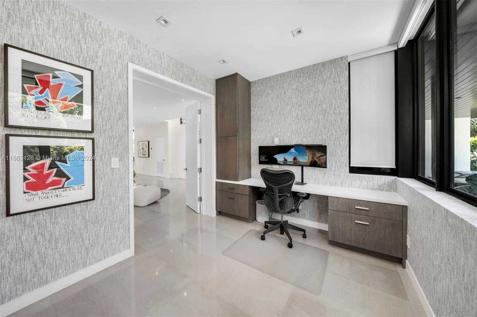 Small Image of 5327 NORTH BAY RD, Miami Beach Number 32