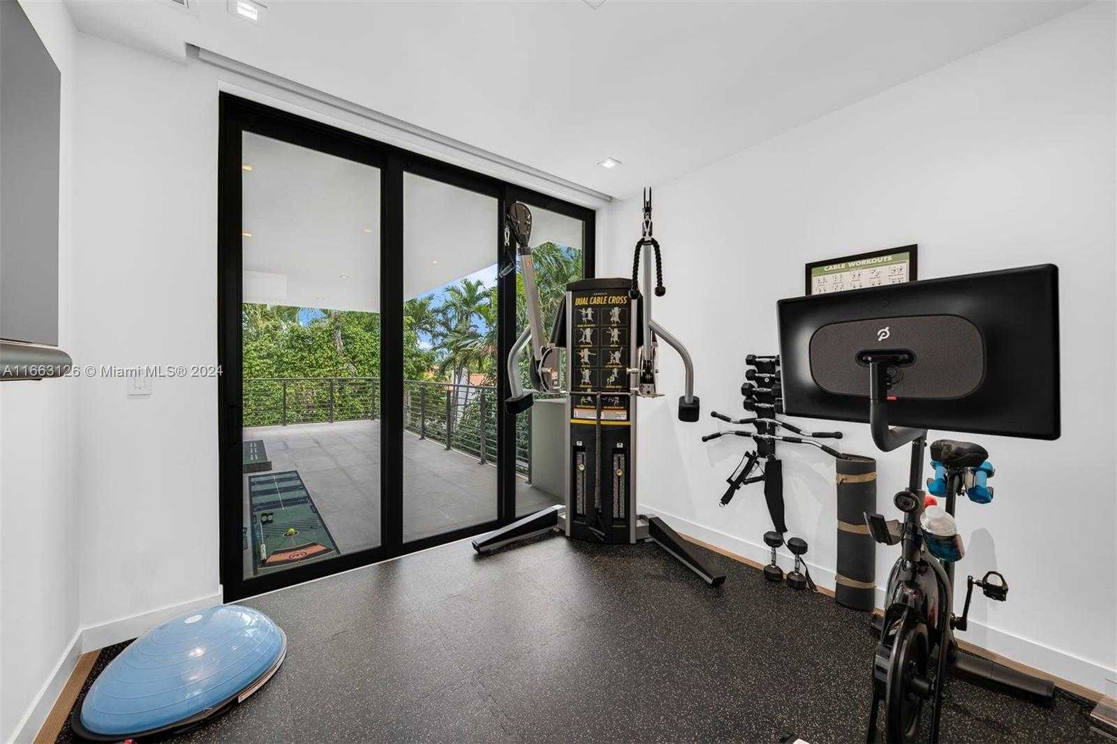 Small Image of 5327 NORTH BAY RD, Miami Beach Number 33