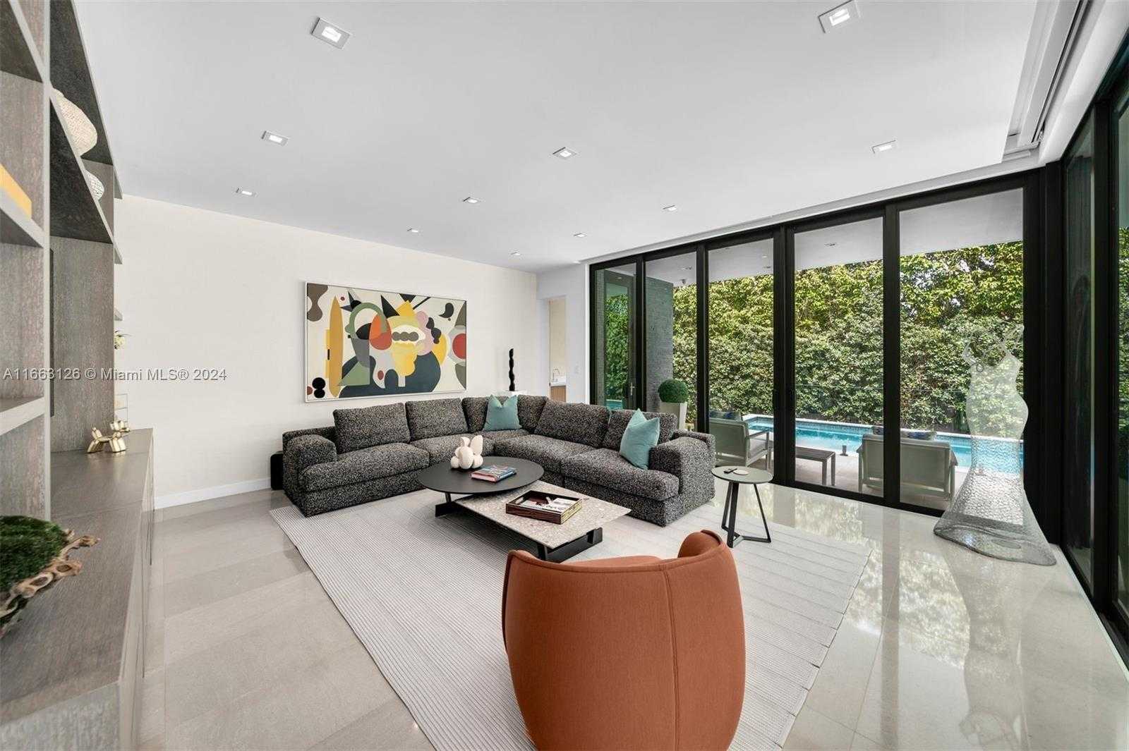 Small Image of 5327 NORTH BAY RD, Miami Beach Number 4