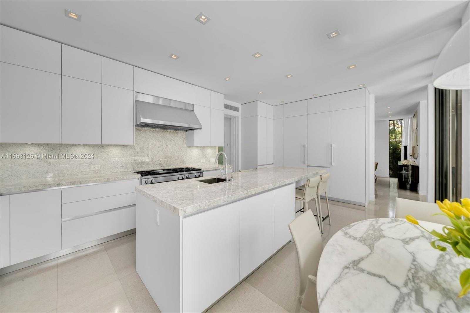 Small Image of 5327 NORTH BAY RD, Miami Beach Number 6