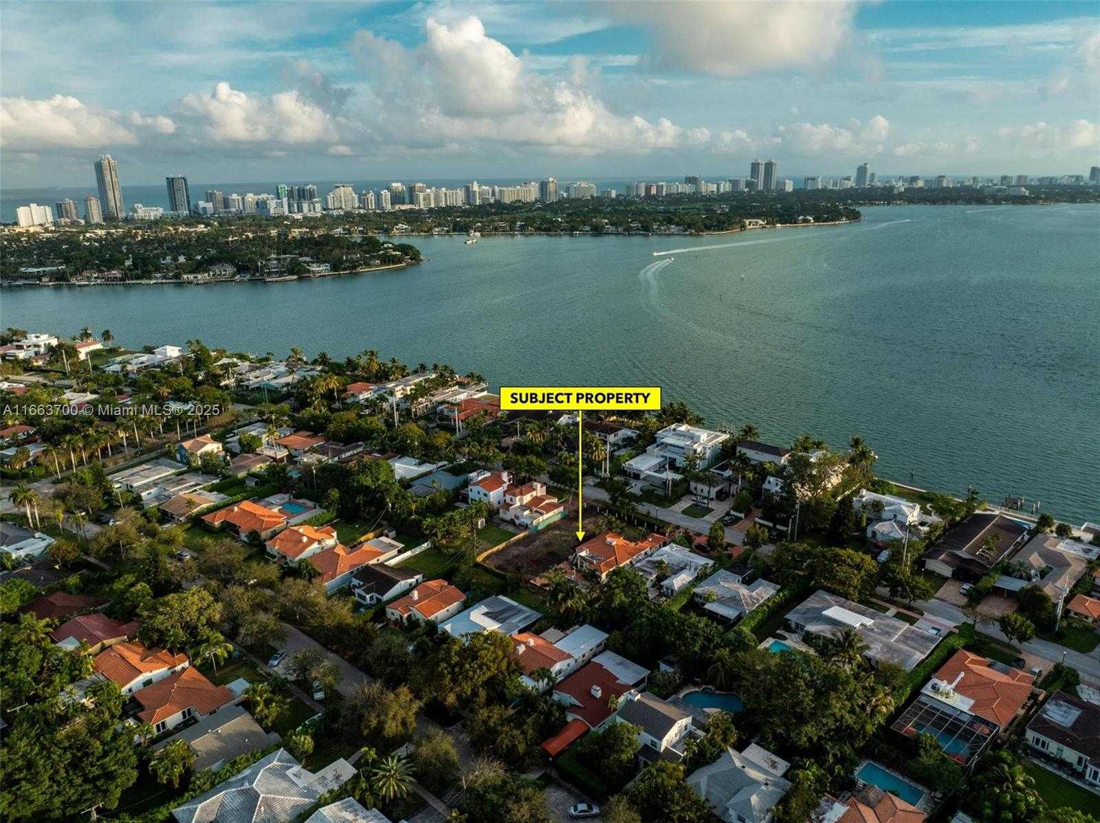 Small Image of 1785 BAY DR, Miami Beach Number 17