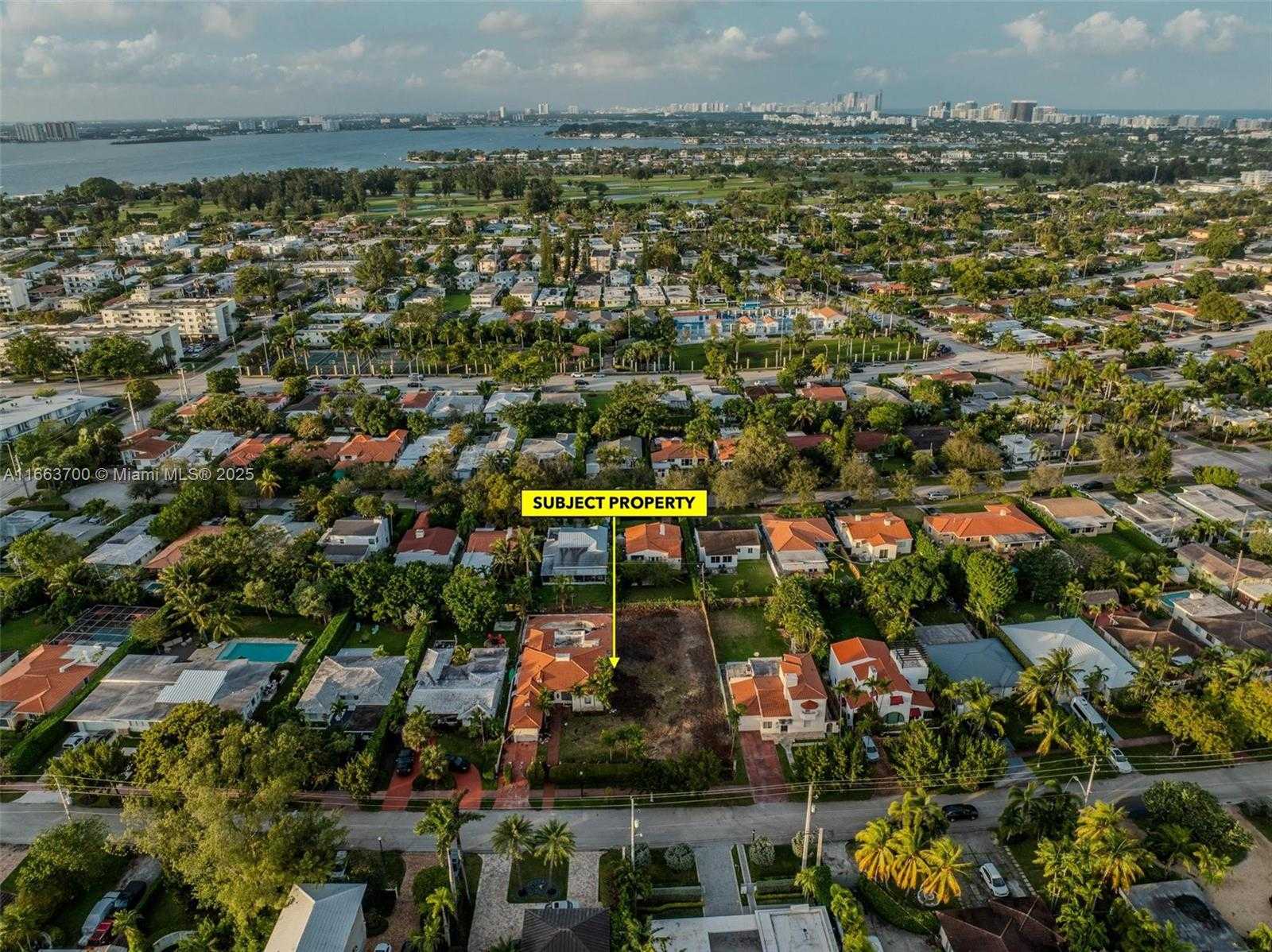 Small Image of 1785 BAY DR, Miami Beach Number 21