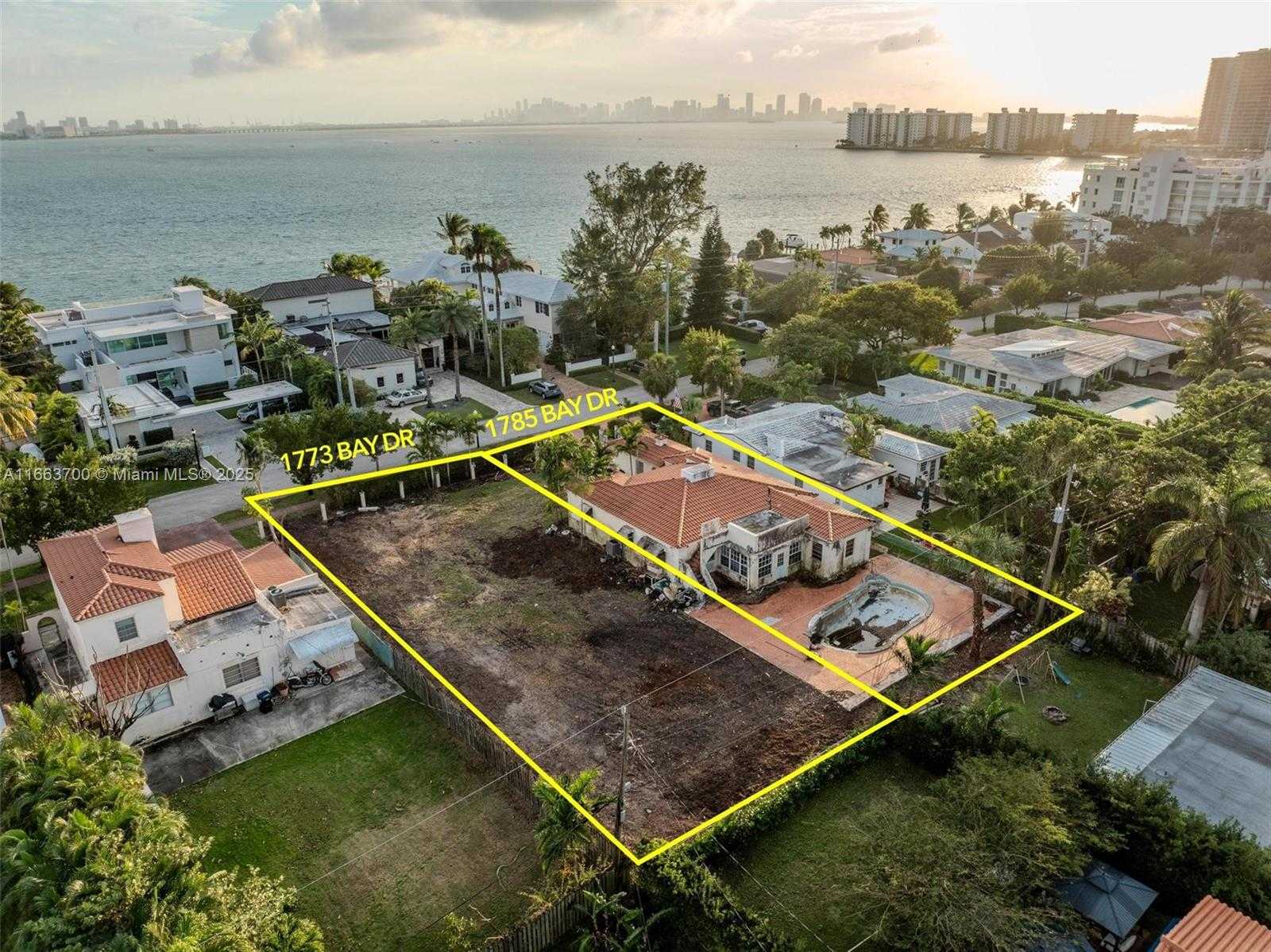 Small Image of 1785 BAY DR, Miami Beach Number 24