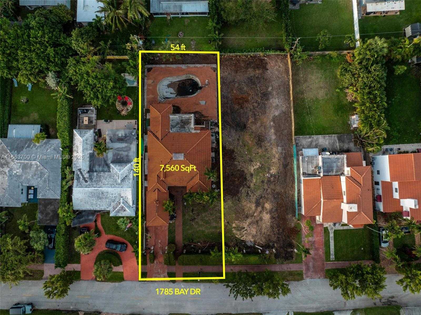 Small Image of 1785 BAY DR, Miami Beach Number 9