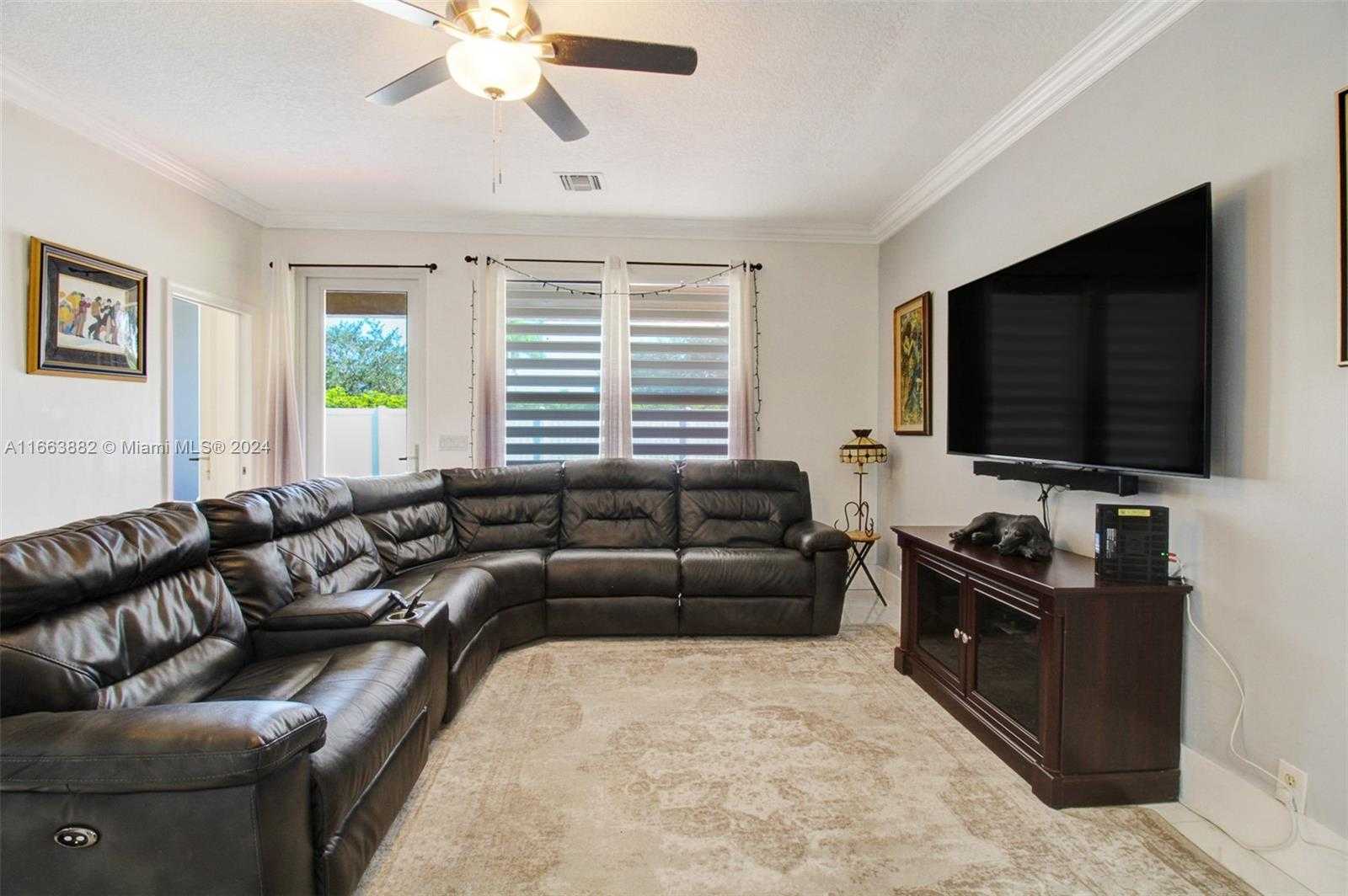 Small Image of 18901 SOUTH WEST 15TH ST, Pembroke Pines Number 11