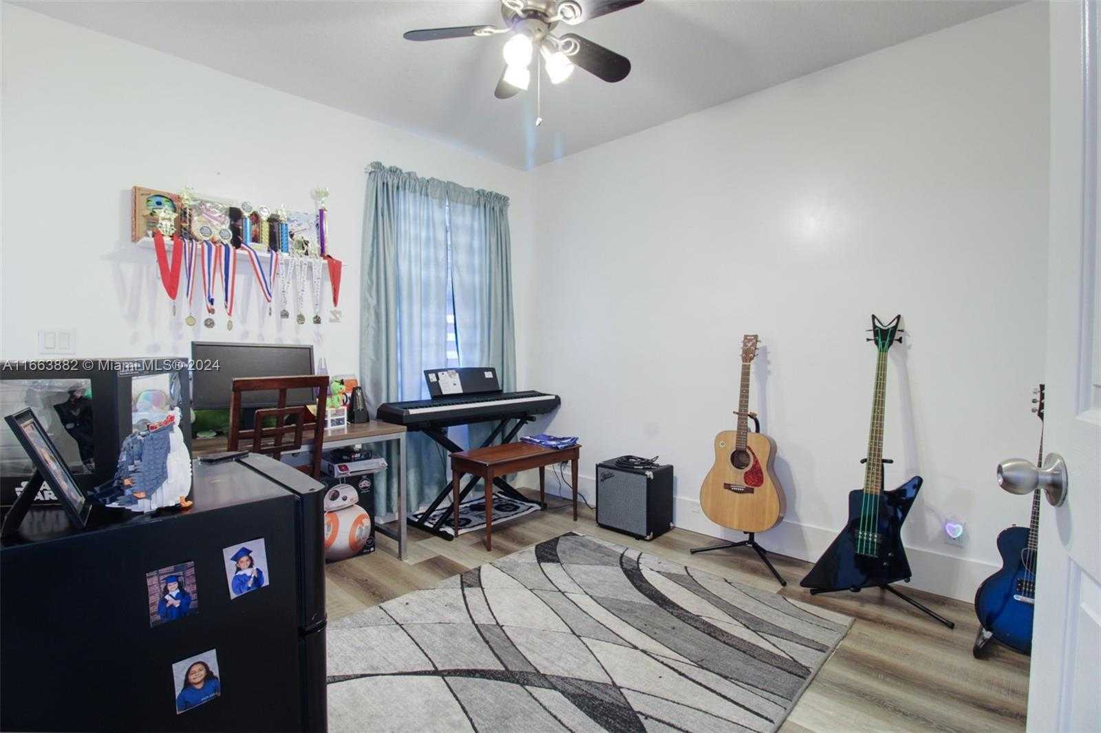 Small Image of 18901 SOUTH WEST 15TH ST, Pembroke Pines Number 31