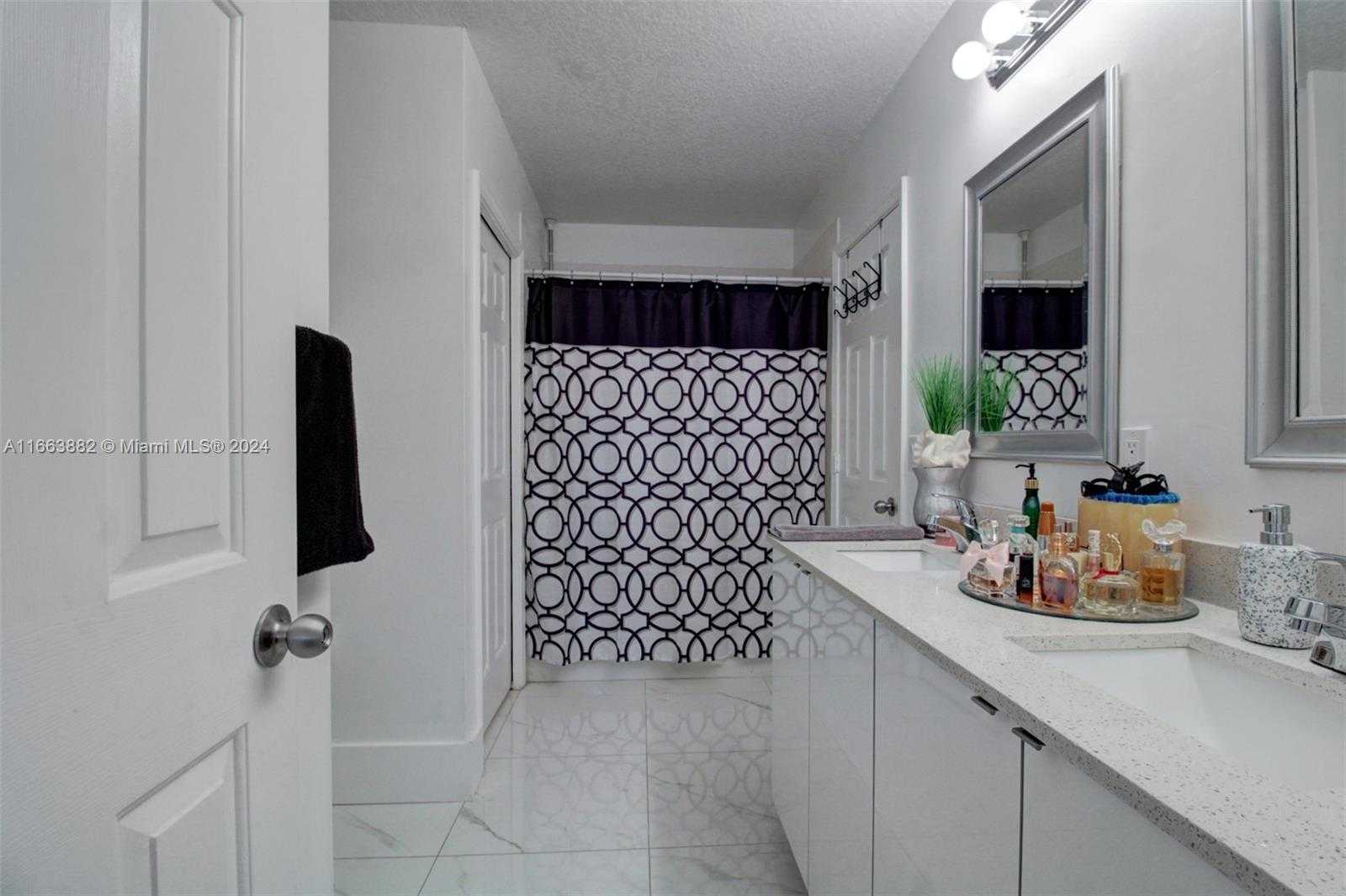 Small Image of 18901 SOUTH WEST 15TH ST, Pembroke Pines Number 33