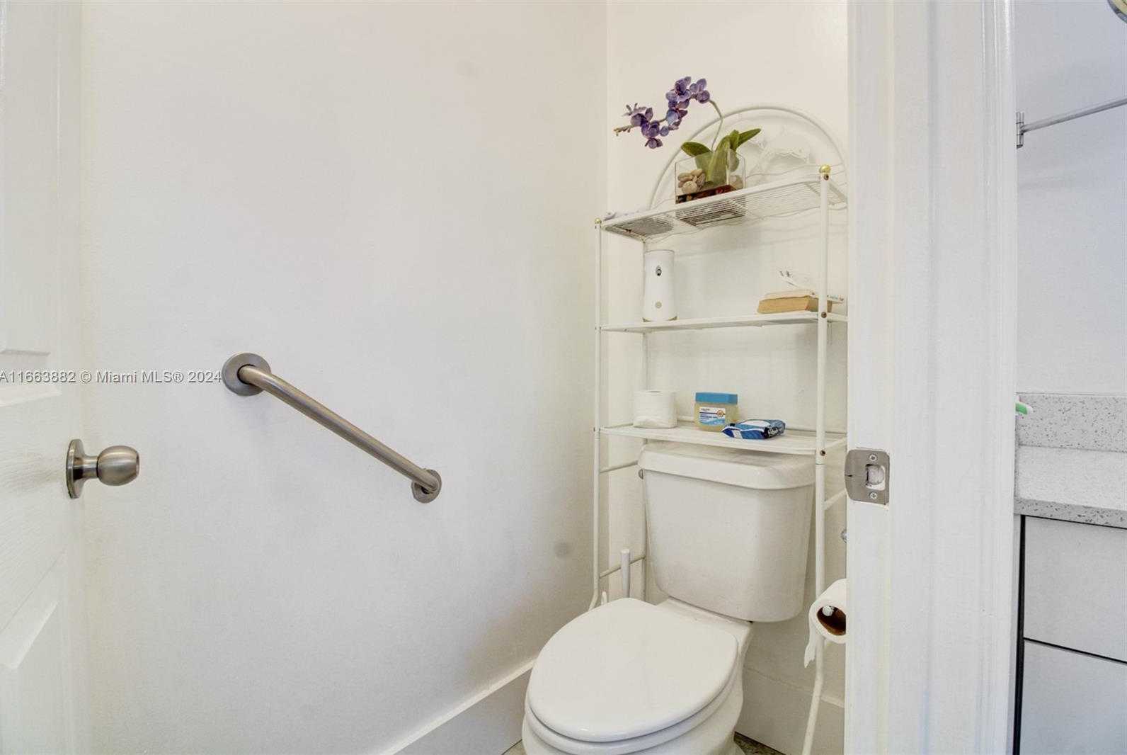 Small Image of 18901 SOUTH WEST 15TH ST, Pembroke Pines Number 37