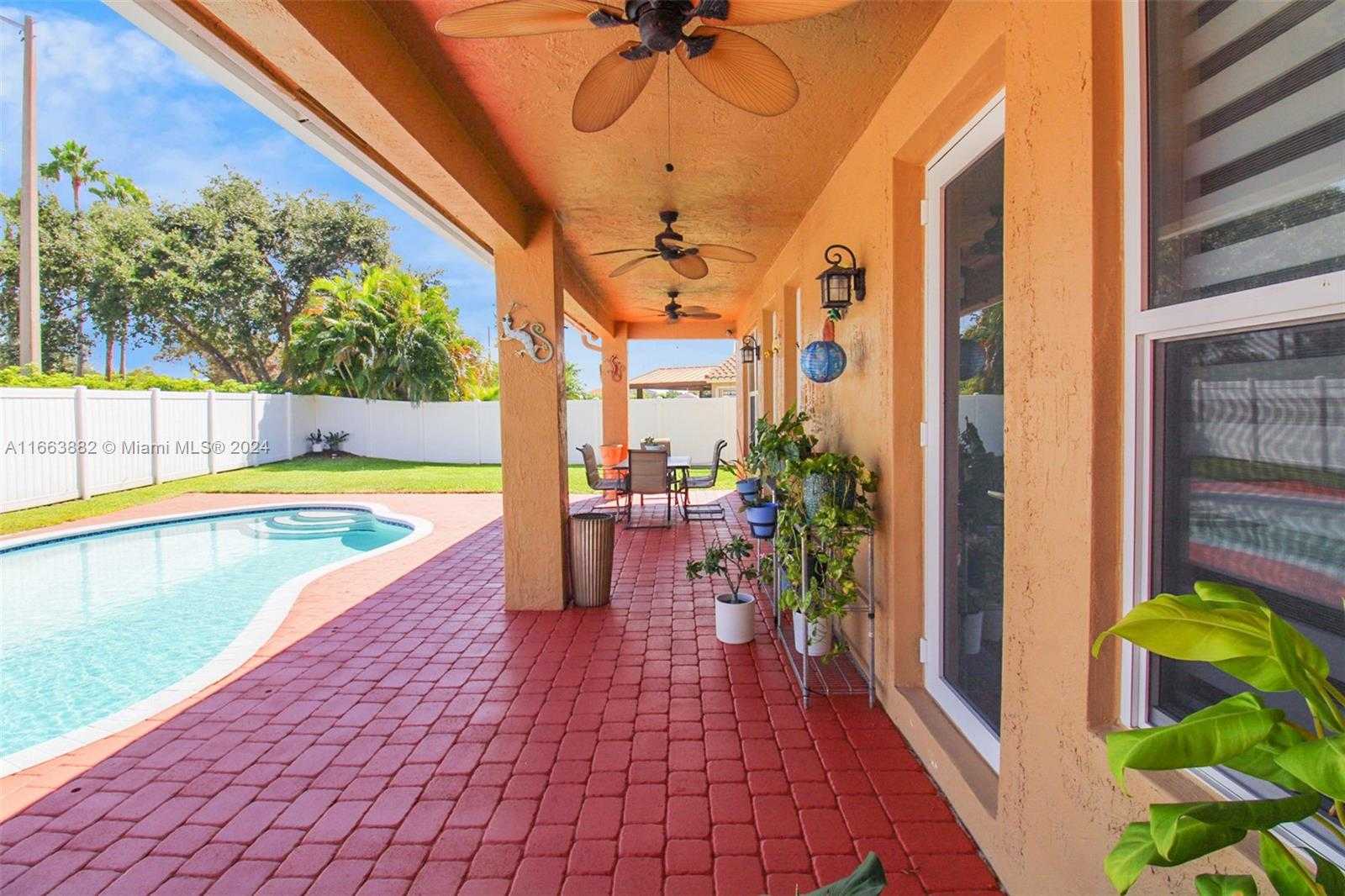 Small Image of 18901 SOUTH WEST 15TH ST, Pembroke Pines Number 45
