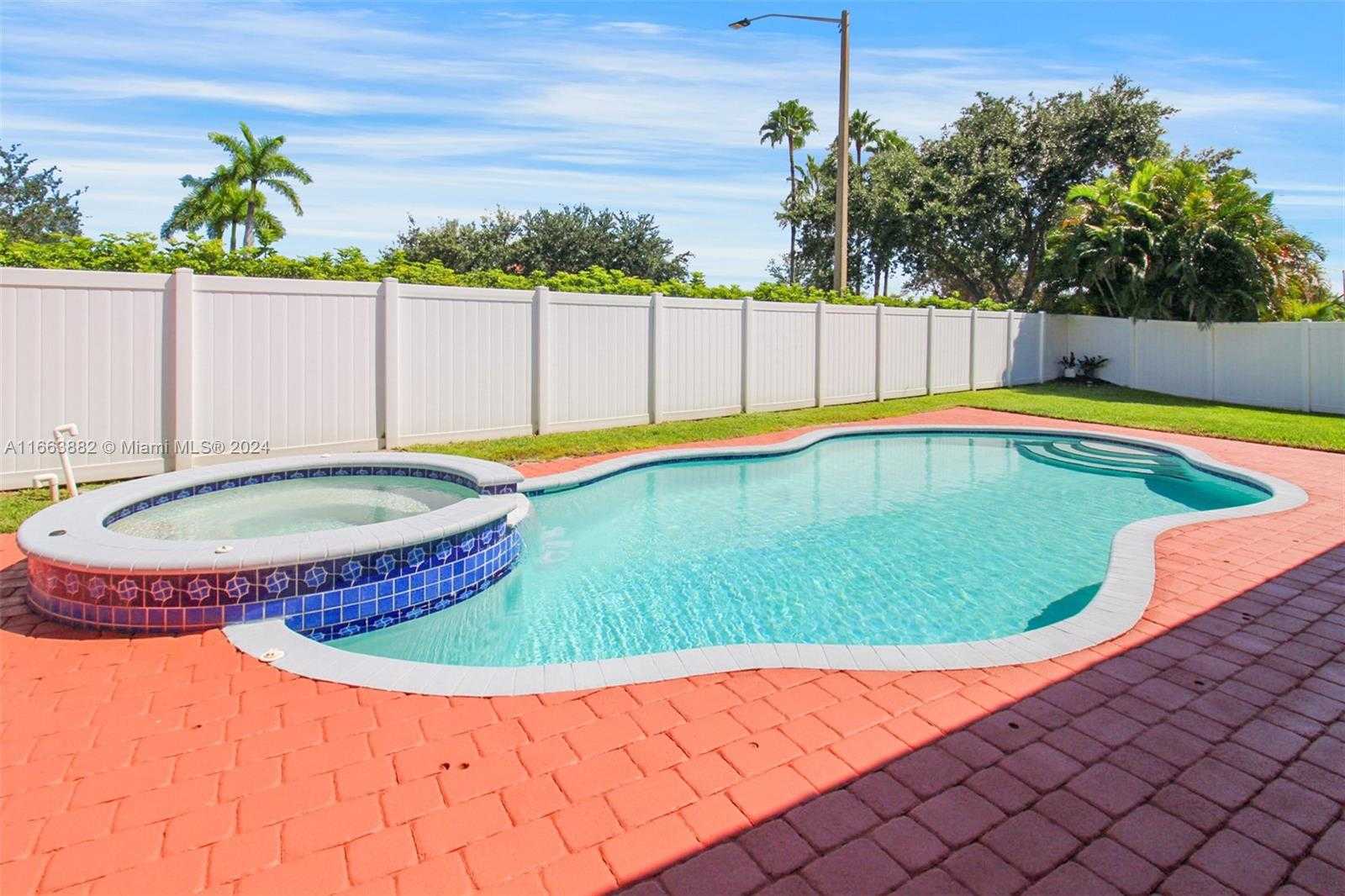 Small Image of 18901 SOUTH WEST 15TH ST, Pembroke Pines Number 46