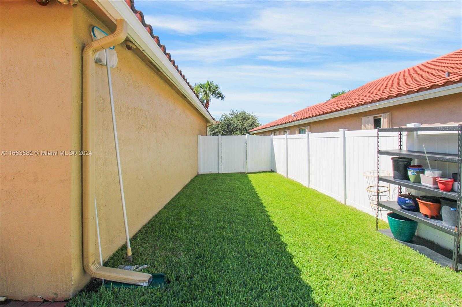 Small Image of 18901 SOUTH WEST 15TH ST, Pembroke Pines Number 47