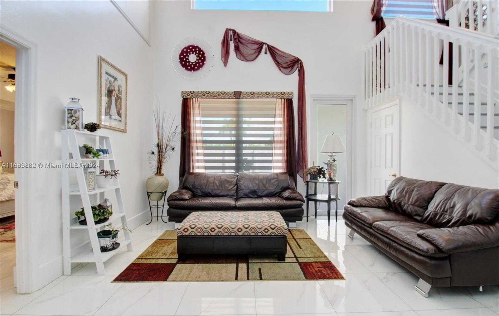 Small Image of 18901 SOUTH WEST 15TH ST, Pembroke Pines Number 9