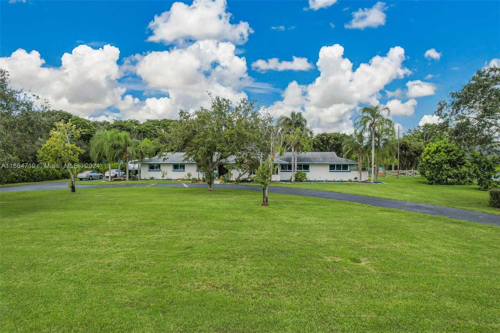 Small Image of 17421 SOUTH WEST 300TH ST, Homestead Number 3