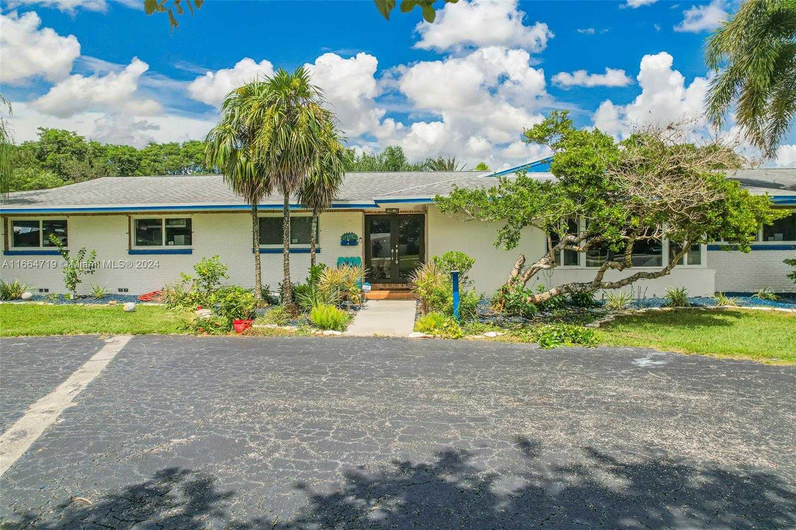 Small Image of 17421 SOUTH WEST 300TH ST, Homestead Number 6